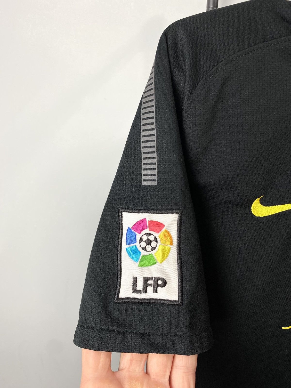Nike Vintage Nike Barcelona Laurent Soccer Jersey T Shirt Size US S / EU 44-46 / 1 - 5 Thumbnail