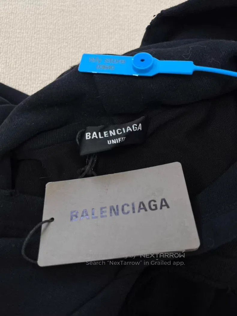 Balenciaga Balenciaga Artistic Printed Cracked Effect Ripped Hooded S Size US M / EU 48-50 / 2 - 5 Thumbnail