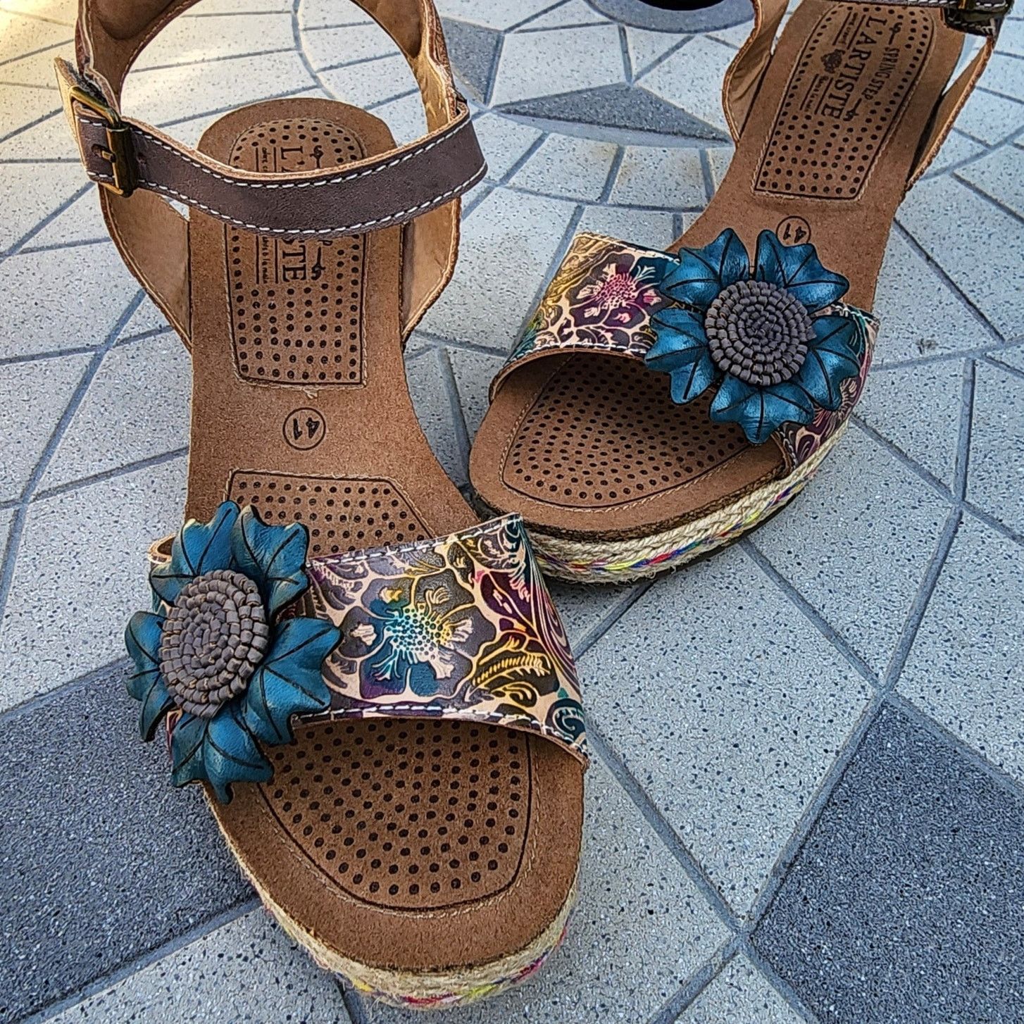 Designer L'Artiste Spring Step Annmarie Embossed Strap Wedge Sandals Size US 10.5 / IT 40.5 - 4 Thumbnail