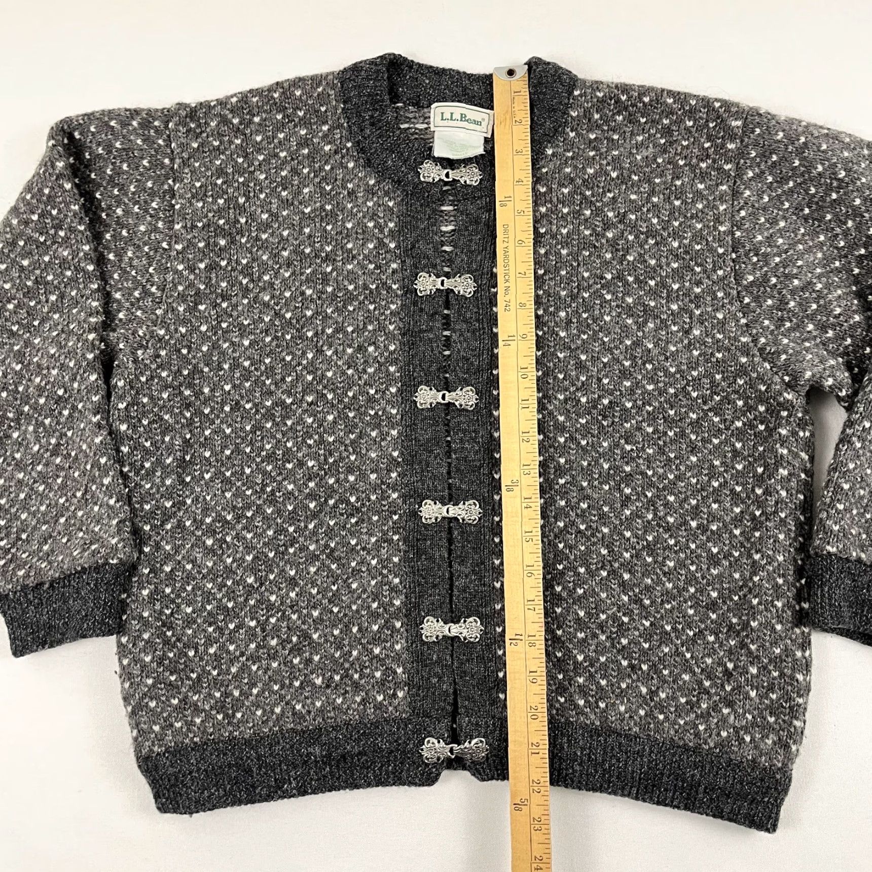 Vintage VTG L.L. Bean Cardigan Sweater Womens Small Gray Wool Birds Eye Metal Clasp Norway Ladies Size S / US 4 / IT 40 - 4 Thumbnail