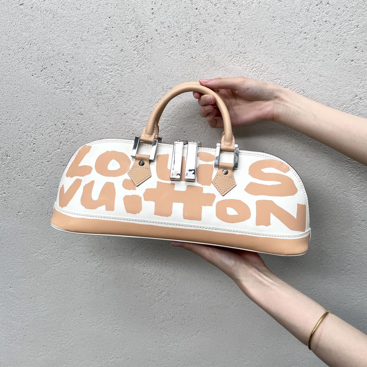 Louis Vuitton Louis Vuitton Grafty Alma Horizontal Orange M92176 Size ONE SIZE - 1 Thumbnail