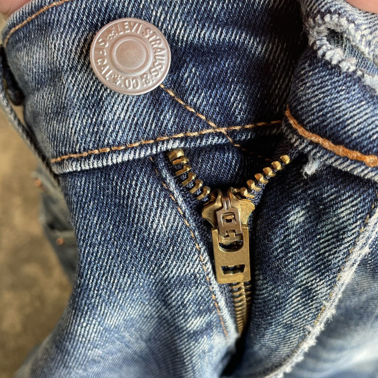 Levi's Vintage Clothing 🔥Vintage Levis 505 Big E Stoned Washed Ripped Denim Jeans Size US 29 - 12 Thumbnail