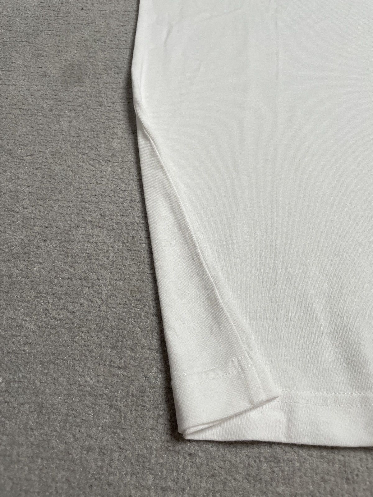 Uniqlo Vintage White T-Shirt Tee Uniqlo Final Fanatasy Anniversary Size US XL / EU 56 / 4 - 3 Thumbnail
