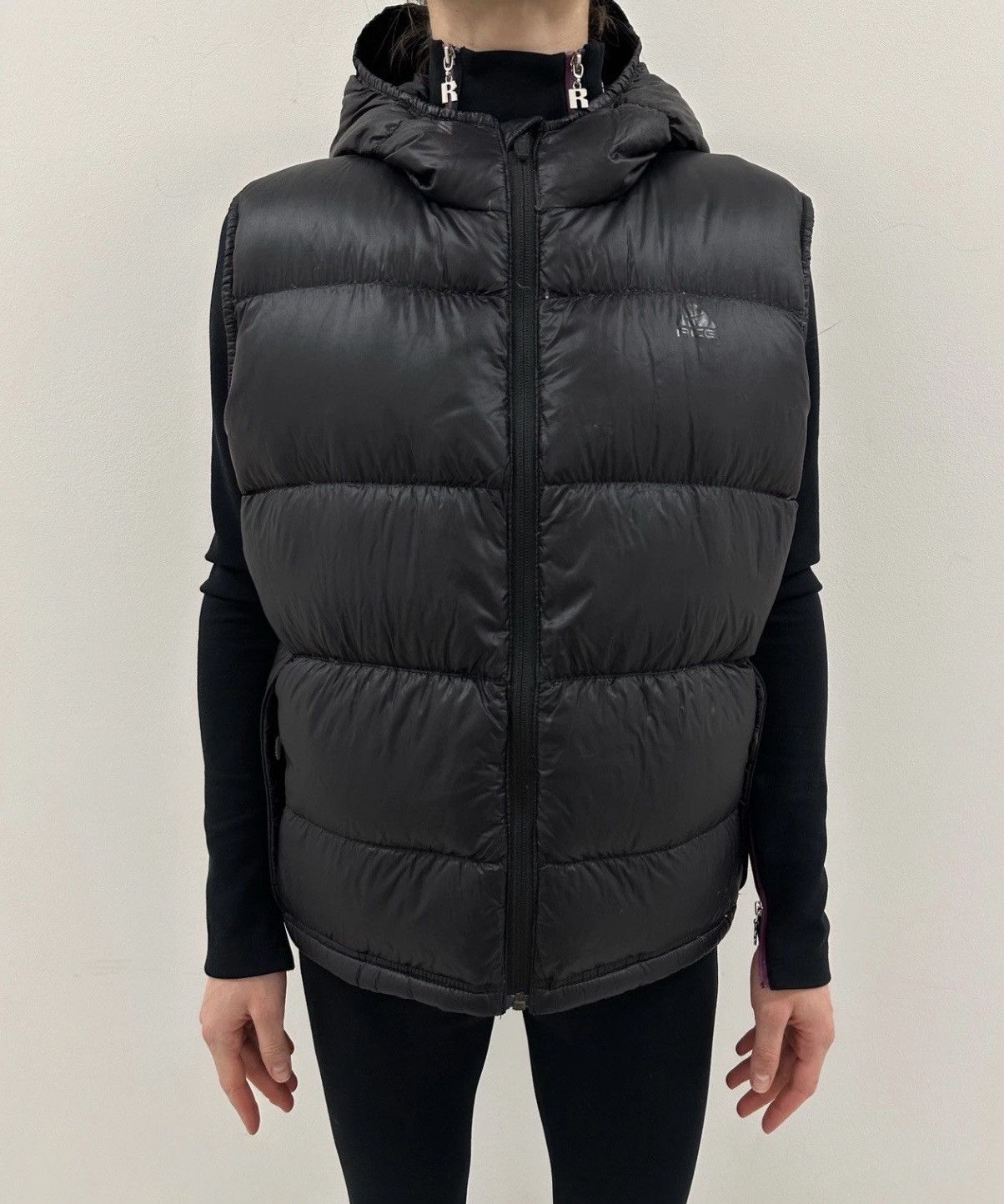 Nike ACG Vintage 2000s Nike ACG Layer 3 Down Puffer Vest Womens Size M / US 6-8 / IT 42-44 - 1 Thumbnail