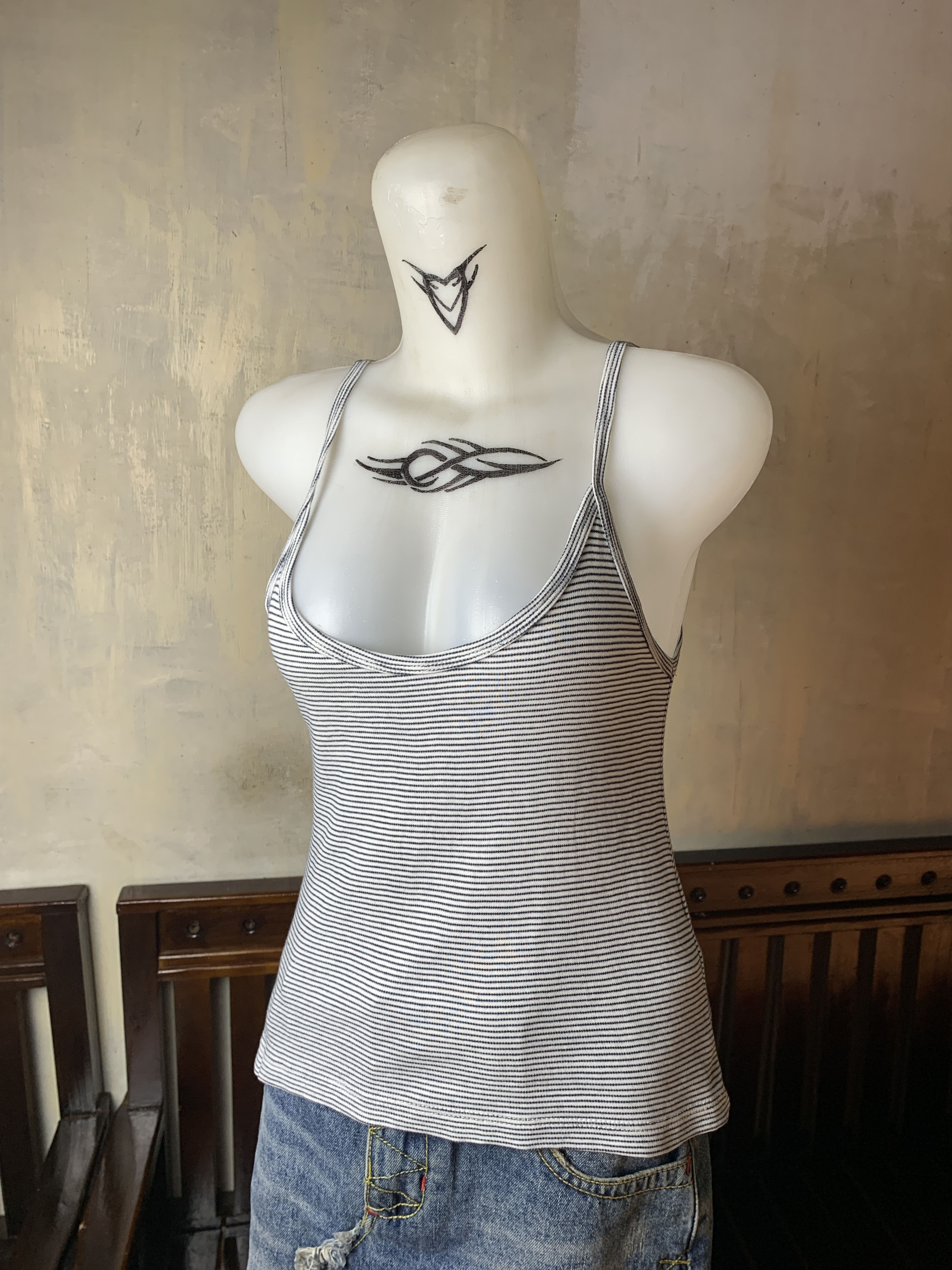 Brandy Melville Brandy Melville Basic Stripes Tank Top (M) Size M / US 6-8 / IT 42-44 - 2 Thumbnail