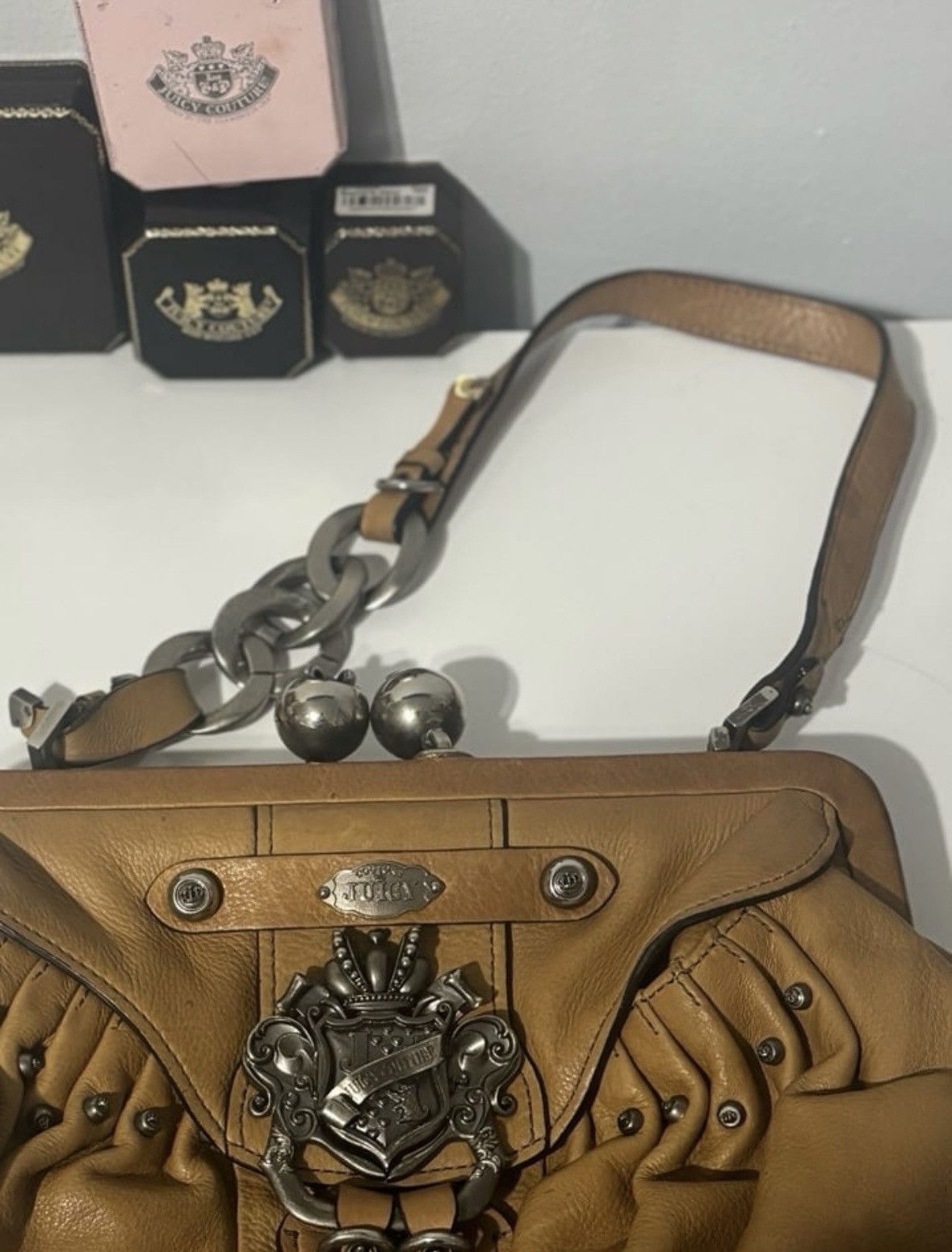 Juicy Couture Rare 2000s Juicy Couture Couture Crest Leather Satchel Size ONE SIZE - 6 Thumbnail