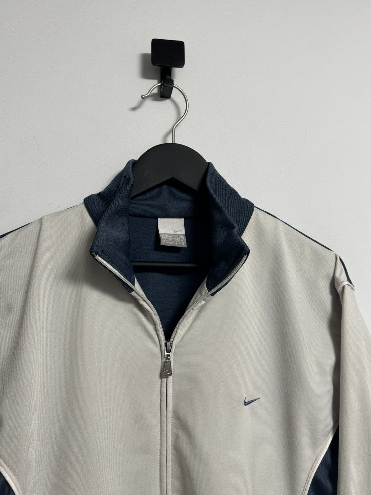 Vintage 🔥Vintage Nike track suit size M logo drill swoosh Size US M / EU 48-50 / 2 - 3 Thumbnail