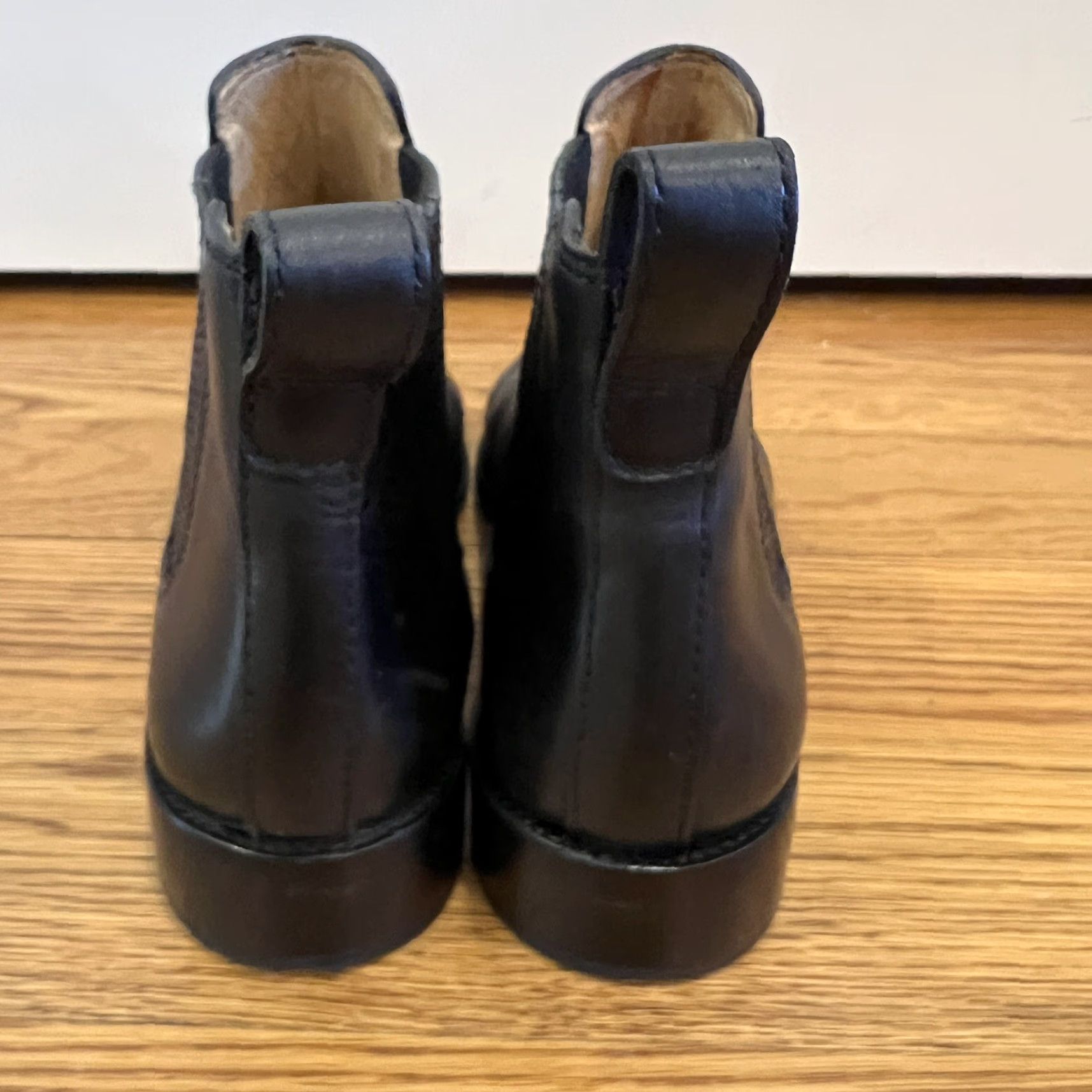 Madewell Madewell Chelsea Boots Black Leather Size 10 M Women Shoe Chelsea Boot Block Heel Size US 10 / IT 40 - 3 Thumbnail