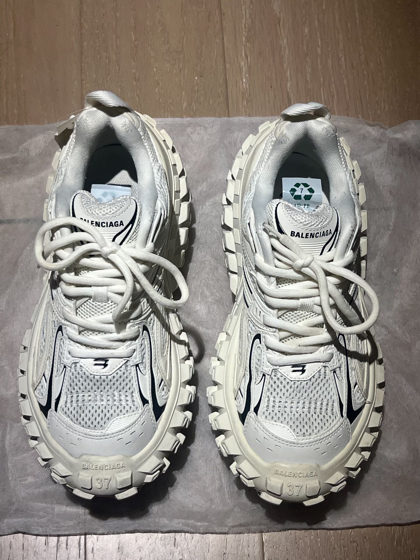 Balenciaga Balenciaga White Chunky Sole Sneakers 37 Size US 6 / IT 36 - 1 Thumbnail