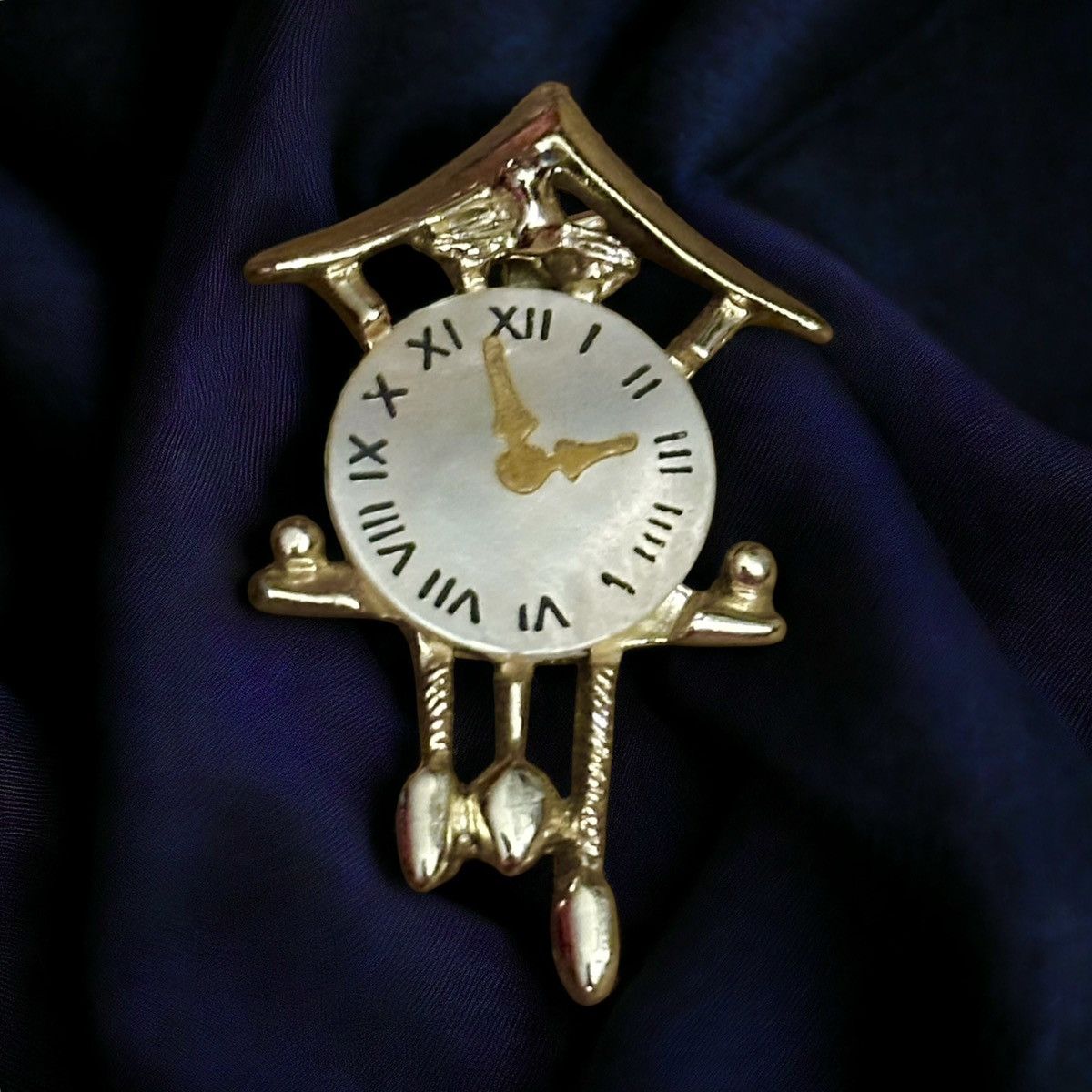 Vintage Vintage gold tone mother of pearl cuckoo clock brooch Size ONE SIZE - 1 Thumbnail