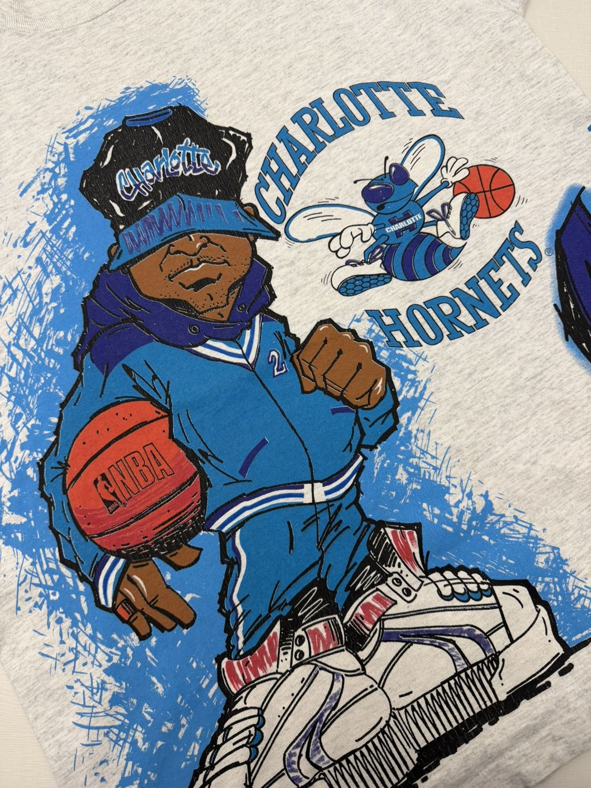 Changes Vintage 90s Charlotte Hornets Rare Wrapped Around Graffiti L Size US L / EU 52-54 / 3 - 7 Thumbnail