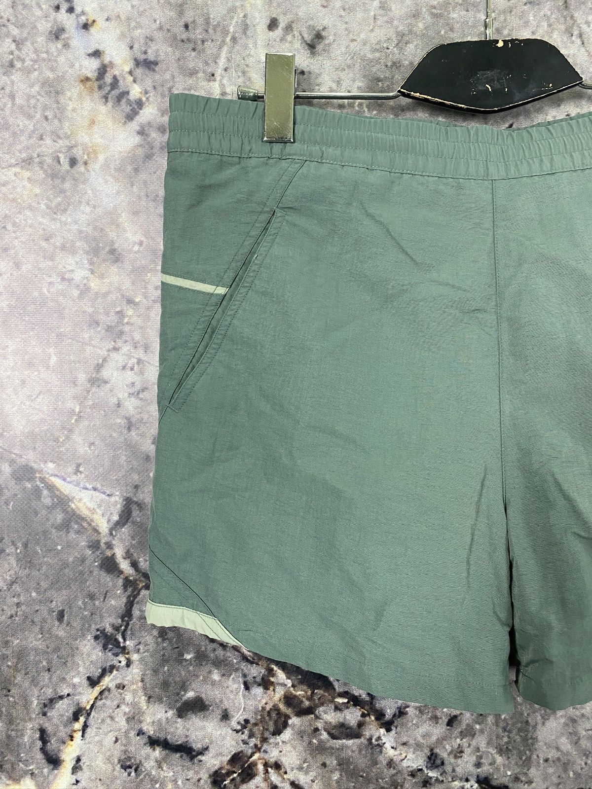 Adidas × Vintage Men’s Adidas Shorts Vintage Sports Streetwear Size Small Size US 30 / EU 46 - 2 Thumbnail