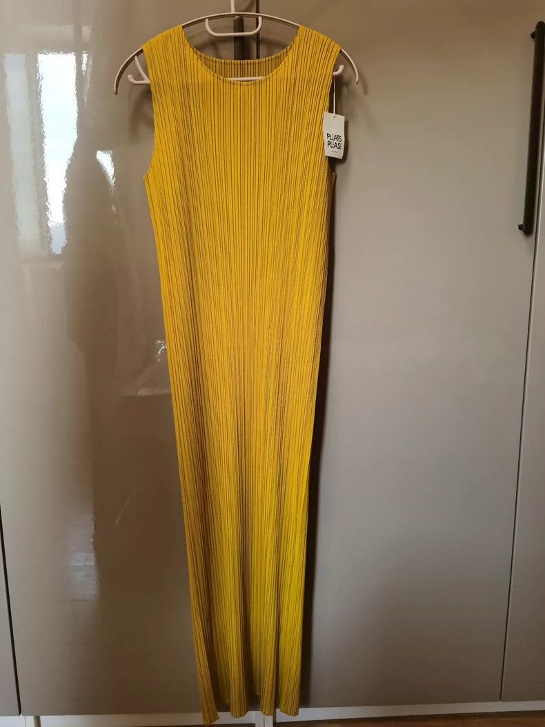 Issey Miyake Issey Miyake size:2 Yellow pleated dress Size XS / US 0-2 / IT 36-38 - 1 Thumbnail