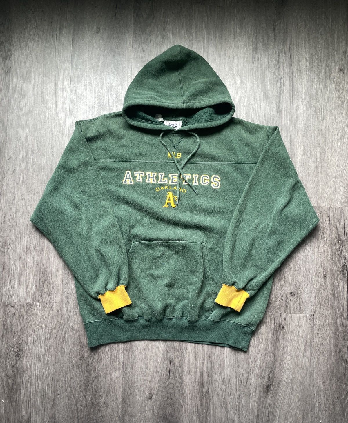 MLB Vintage Lee Sport “Oakland Athletics Logo” Hoodie (Sz.L) Size US L / EU 52-54 / 3 - 1 Thumbnail