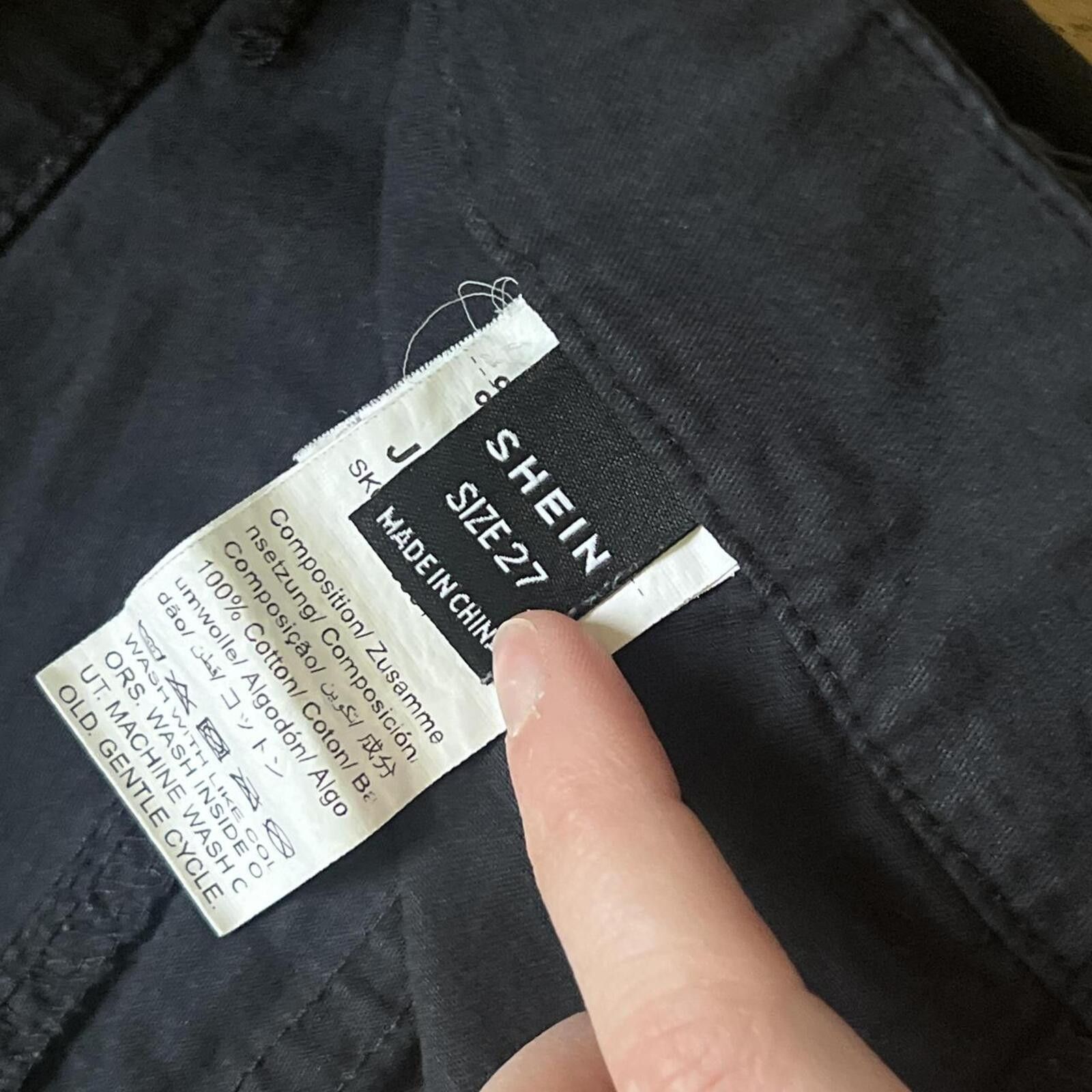 Shein SHEIN black straight leg cargo pants Size 27" / US 4 / IT 40 - 6 Thumbnail