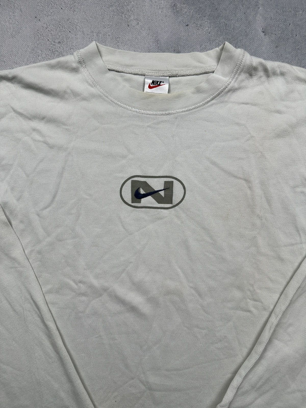 Nike Vintage Crewneck Nike Longsleeve center swoosh y2k logo USA Size US L / EU 52-54 / 3 - 5 Thumbnail