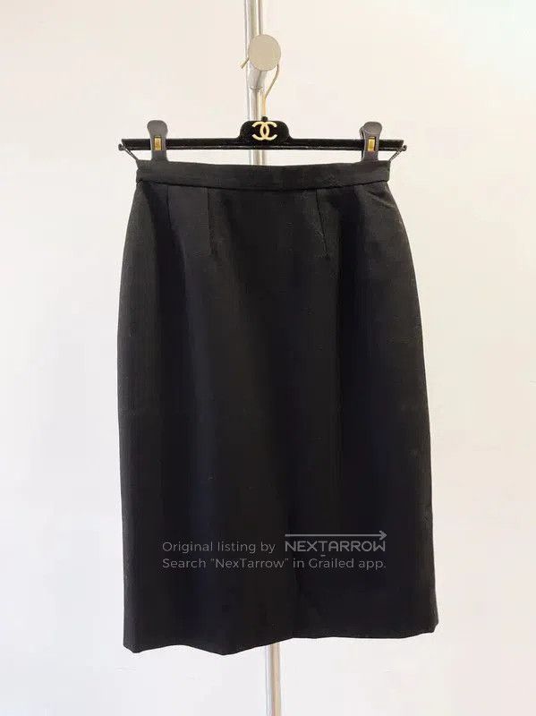 Givenchy Givenchy Black Wool Short Skirt for Women . Size 23" - 1 Thumbnail