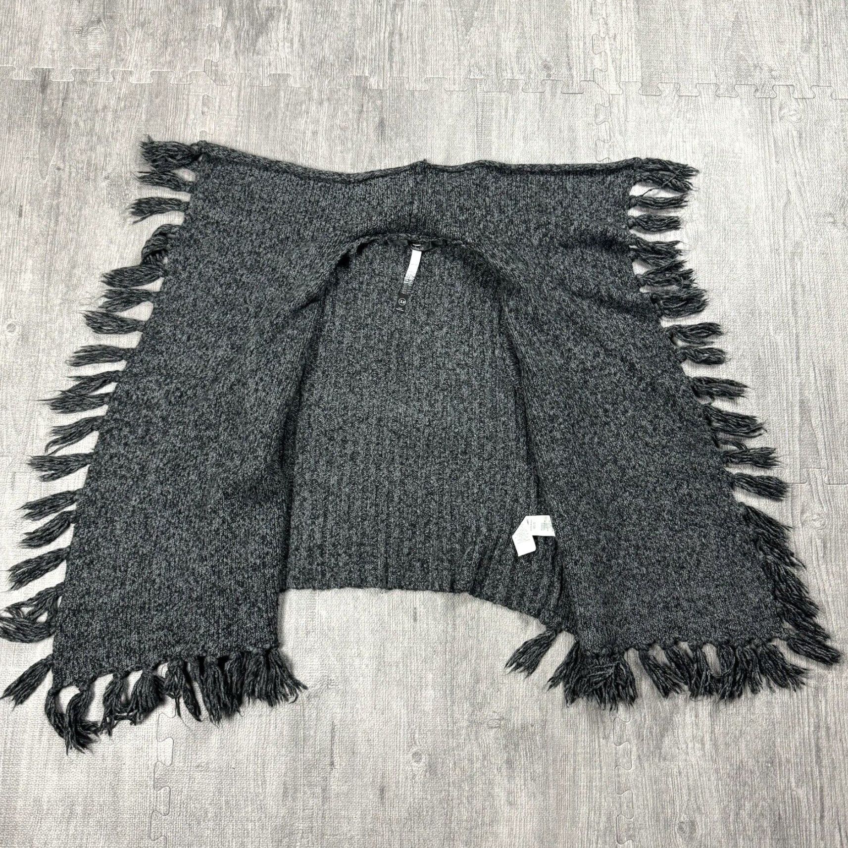 Vintage KENSIE OPEN FRONT FRINGE CHARCOAL GREY SWEATER VEST WRAP XS WOMENS Size XS / US 0-2 / IT 36-38 - 2 Thumbnail