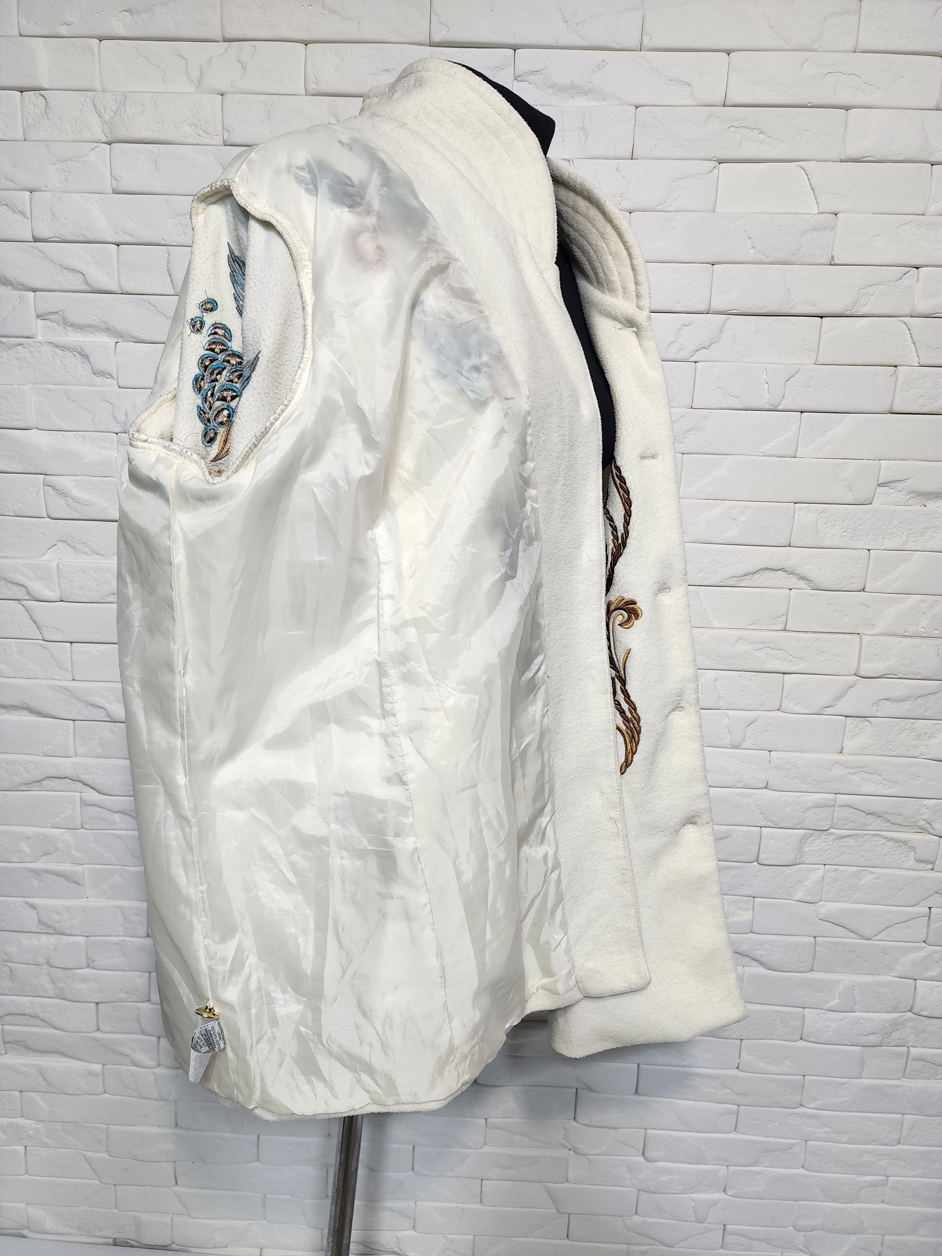 Designer Women's White Fleece Jacket. Colorful Embroidery. Size XXL / US 16-18 / IT 52-54 - 9 Thumbnail