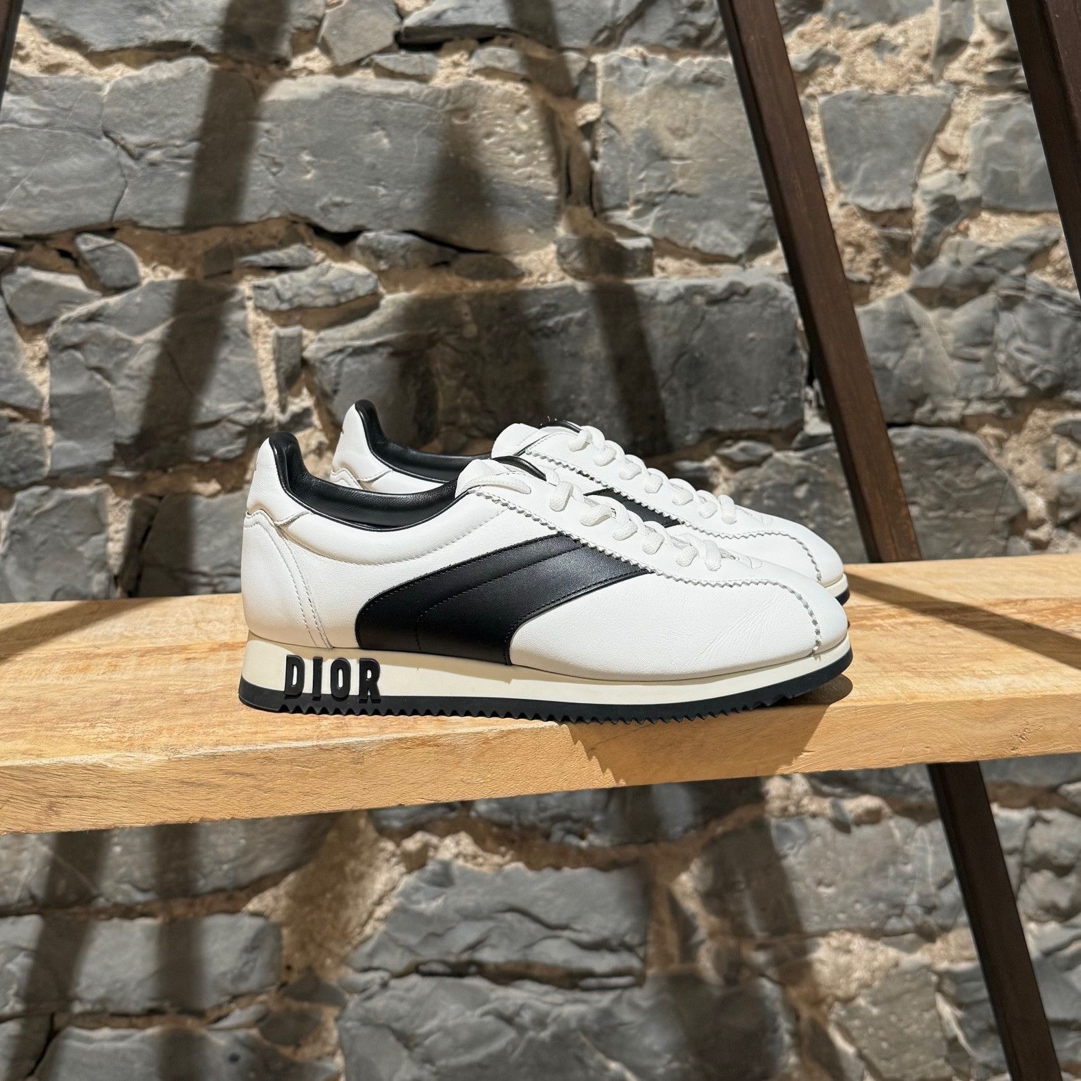 Dior Christian Dior White Leather Diorun Logo Sneakers Size US 5 / IT 35 - 1 Thumbnail