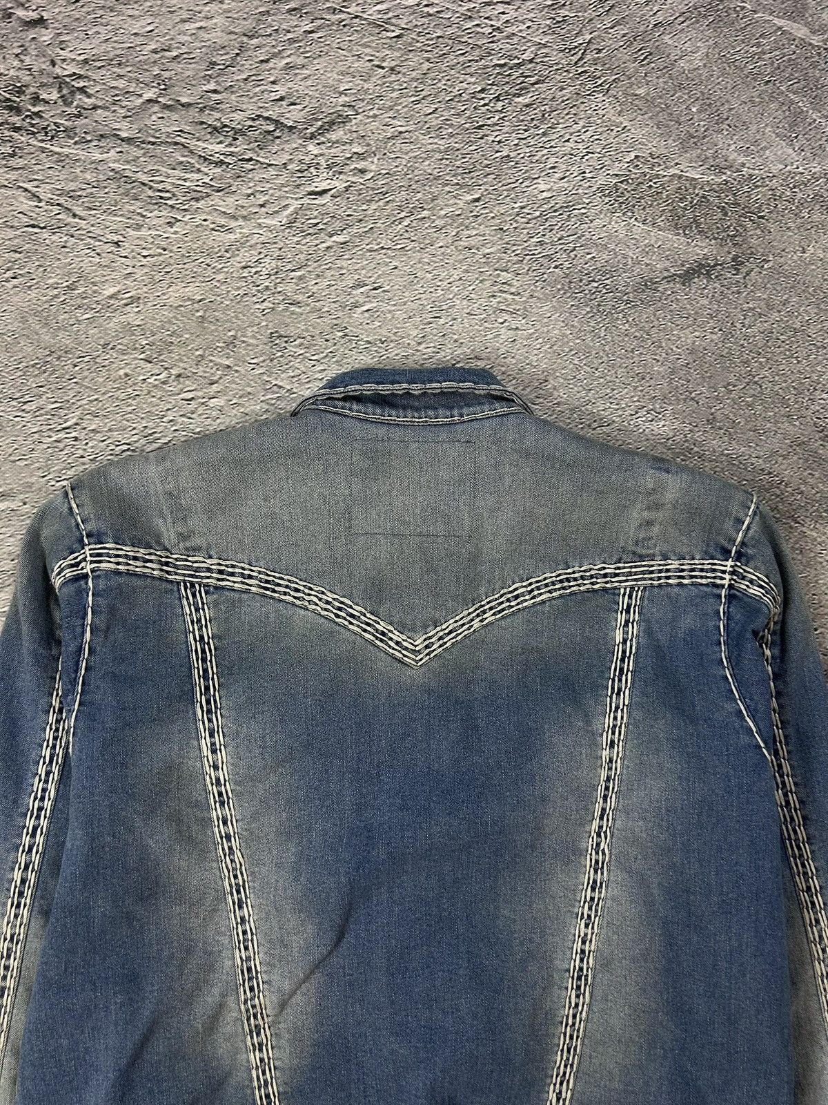 True Religion True Religion denim jacket trucker washed White stitching Size US M / EU 48-50 / 2 - 12 Thumbnail