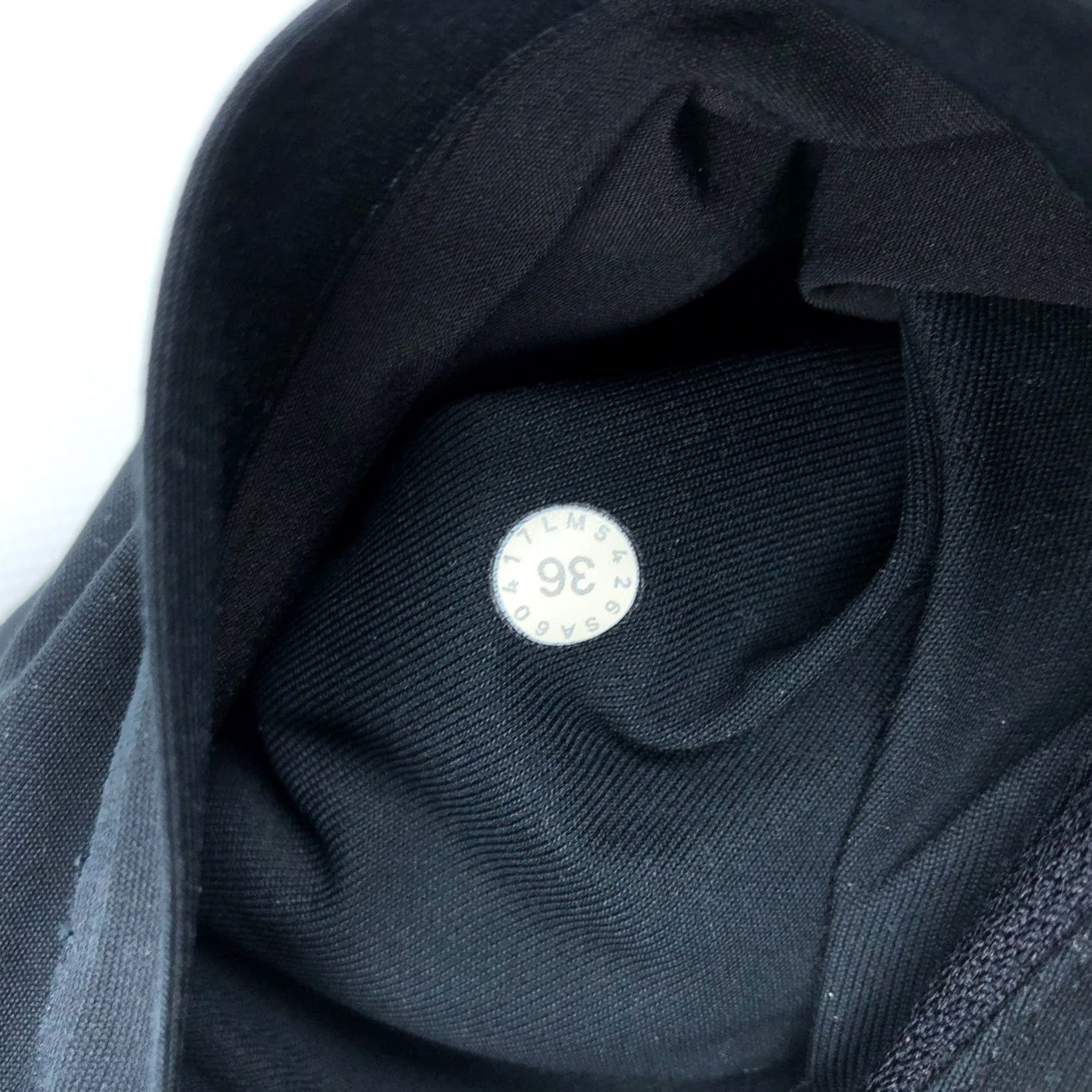 Lululemon Lululemon Pants Mens 36 x33 ABC Classic-Fit 5 Pocket Warpstreme Black City Preppy Chino Pants Mens size 36 33in Black Size US 36 / EU 52 - 6 Thumbnail