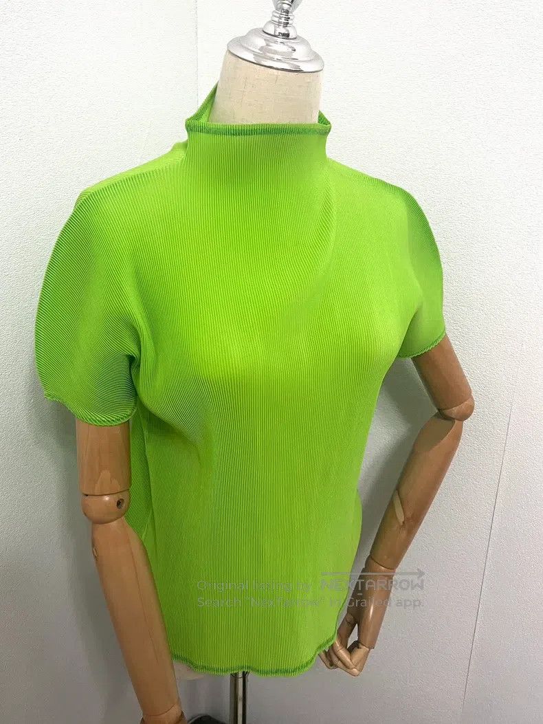 Issey Miyake Issey Miyake Densely Pleated Turtleneck Short Sleeve Top Size M / US 6-8 / IT 42-44 - 3 Thumbnail