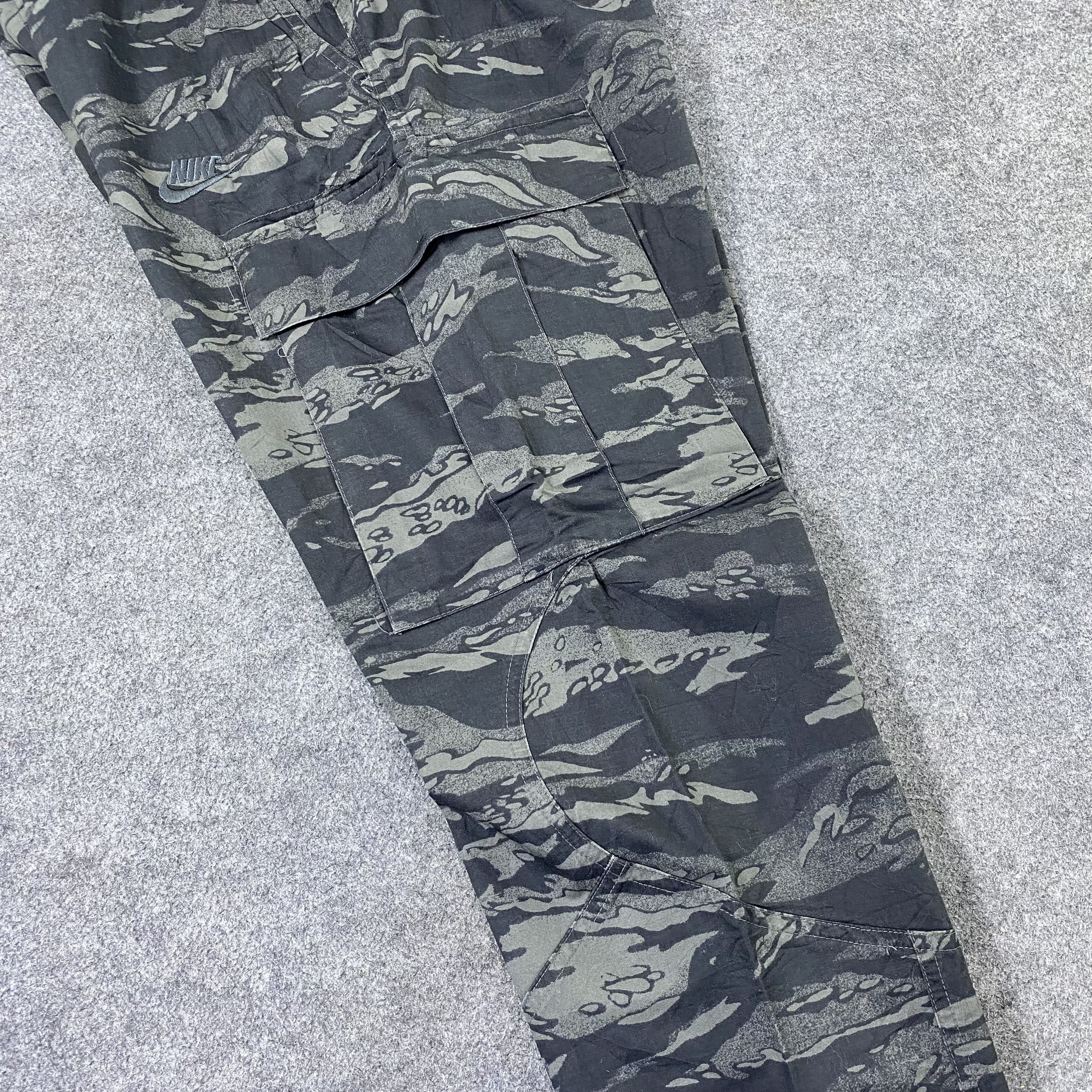 Nike Jungle Camo Cargo Pants By Nike-C008 Size US 33 - 4 Thumbnail