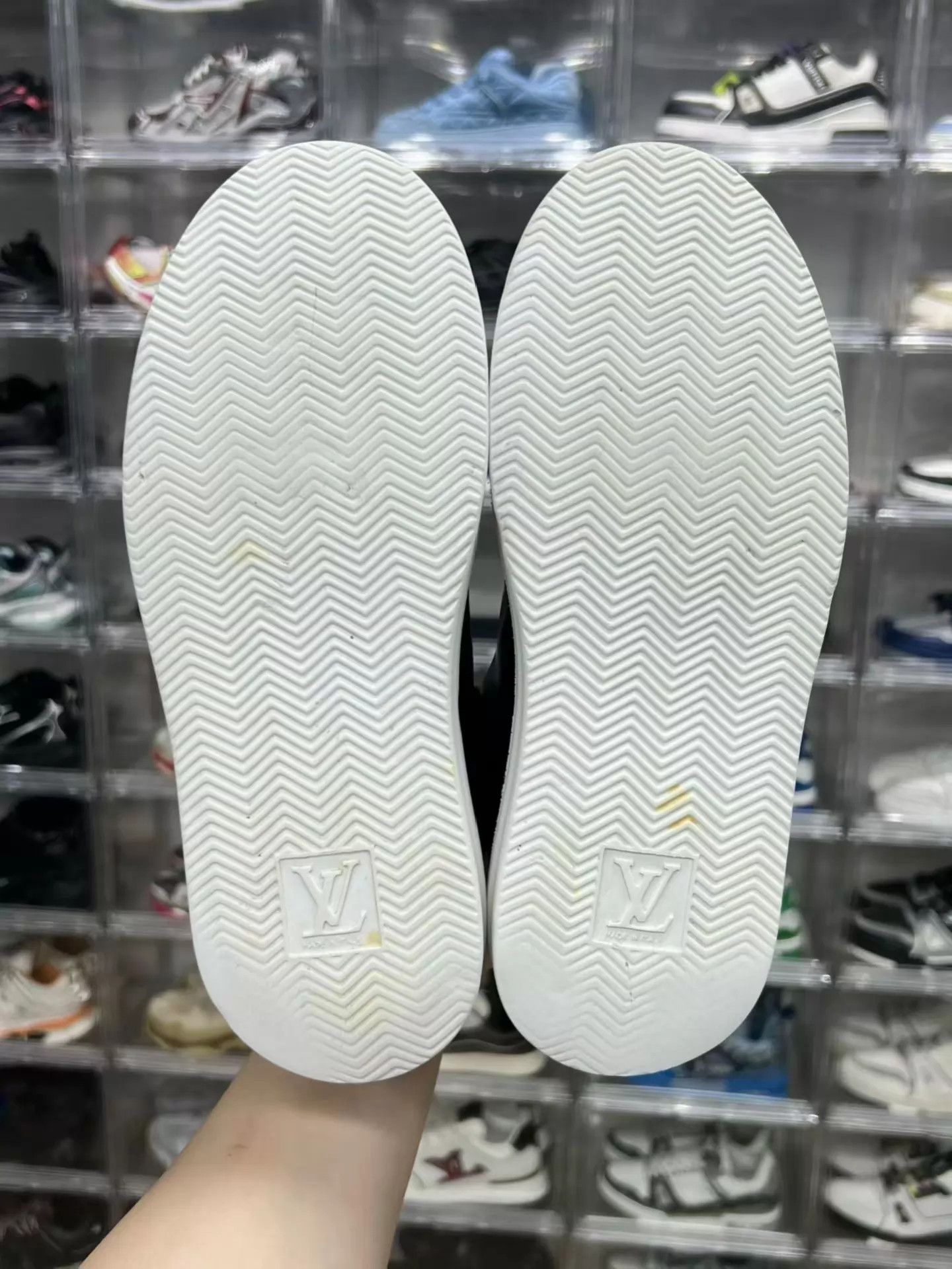 Louis Vuitton Louis Vuitton Beverly Hills Gradient Monogram 40 Size US 7 / EU 40 - 8 Thumbnail