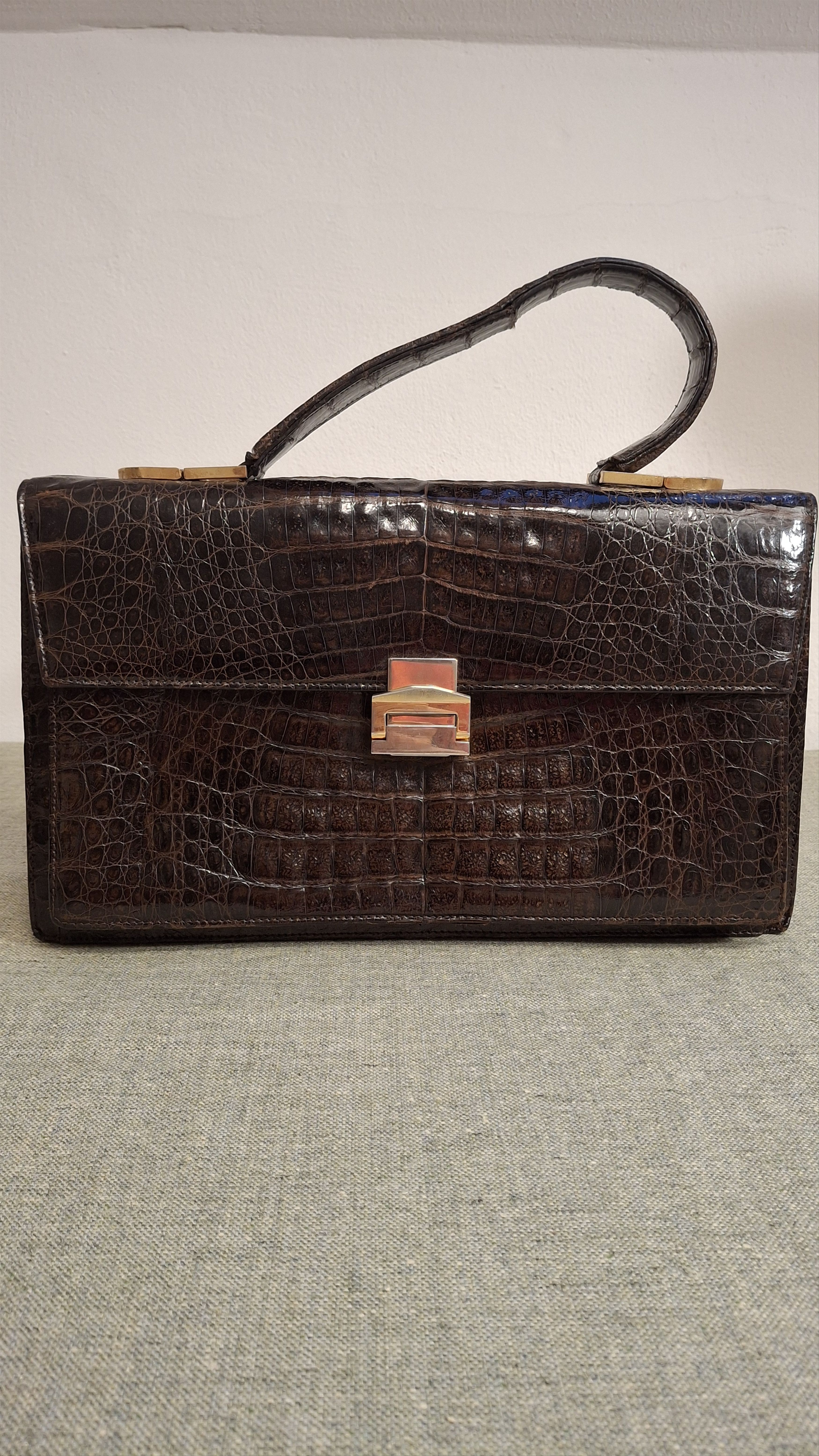 Vintage 1950s Genuine Crocodile Leather Structured Handbag Size ONE SIZE - 1 Thumbnail