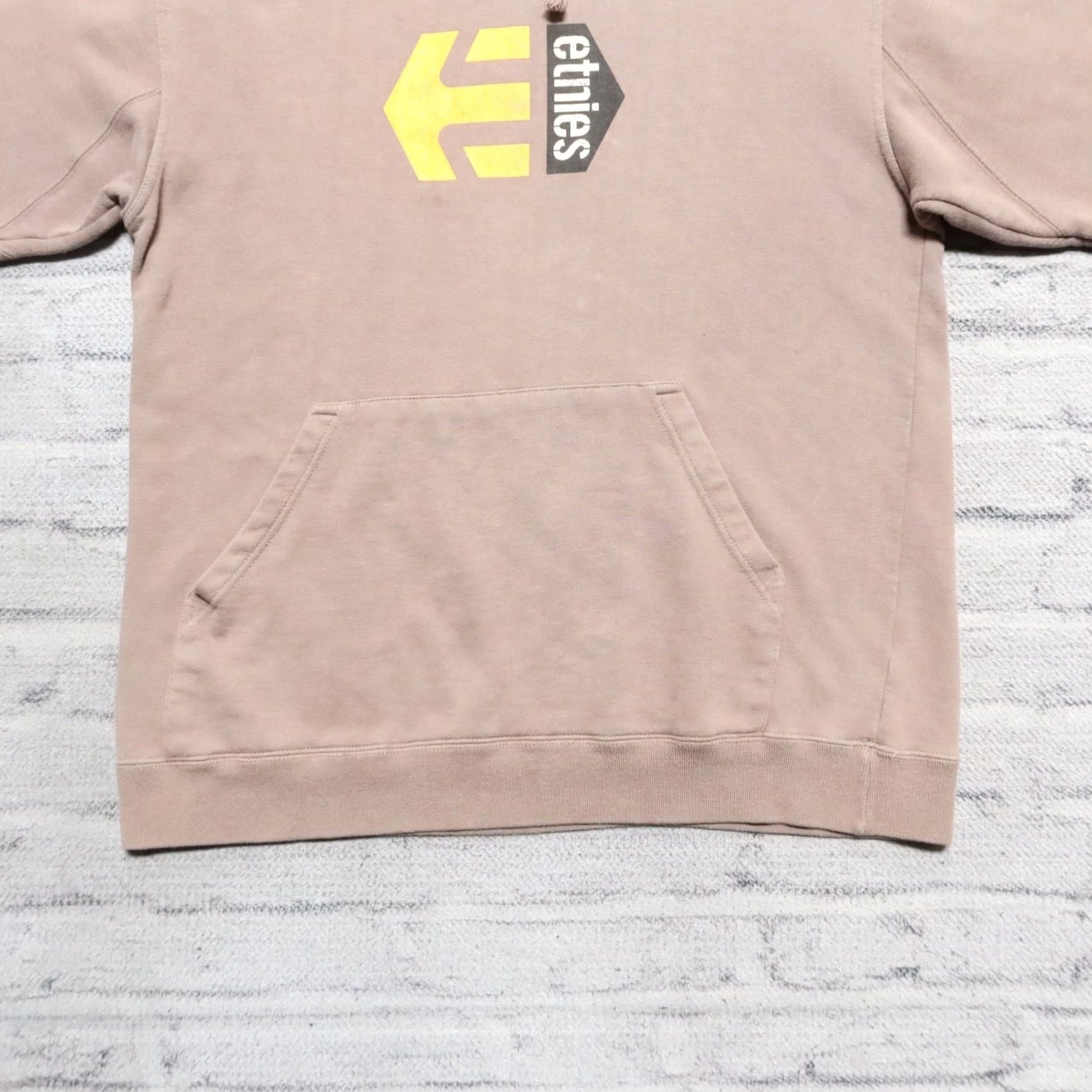 Etnies VINTAGE Etnies Logo Hoody Sweatshirt Shirt Mens M Tan Y2K 00s Skate Skateboard Size US M / EU 48-50 / 2 - 5 Thumbnail