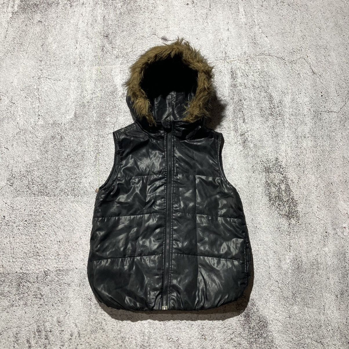 Japanese Brand 2000s Japanese Brand Puffer Fur Vest Jacket Punk Gothic Lgb Size US XS / EU 42 / 0 - 1 Thumbnail