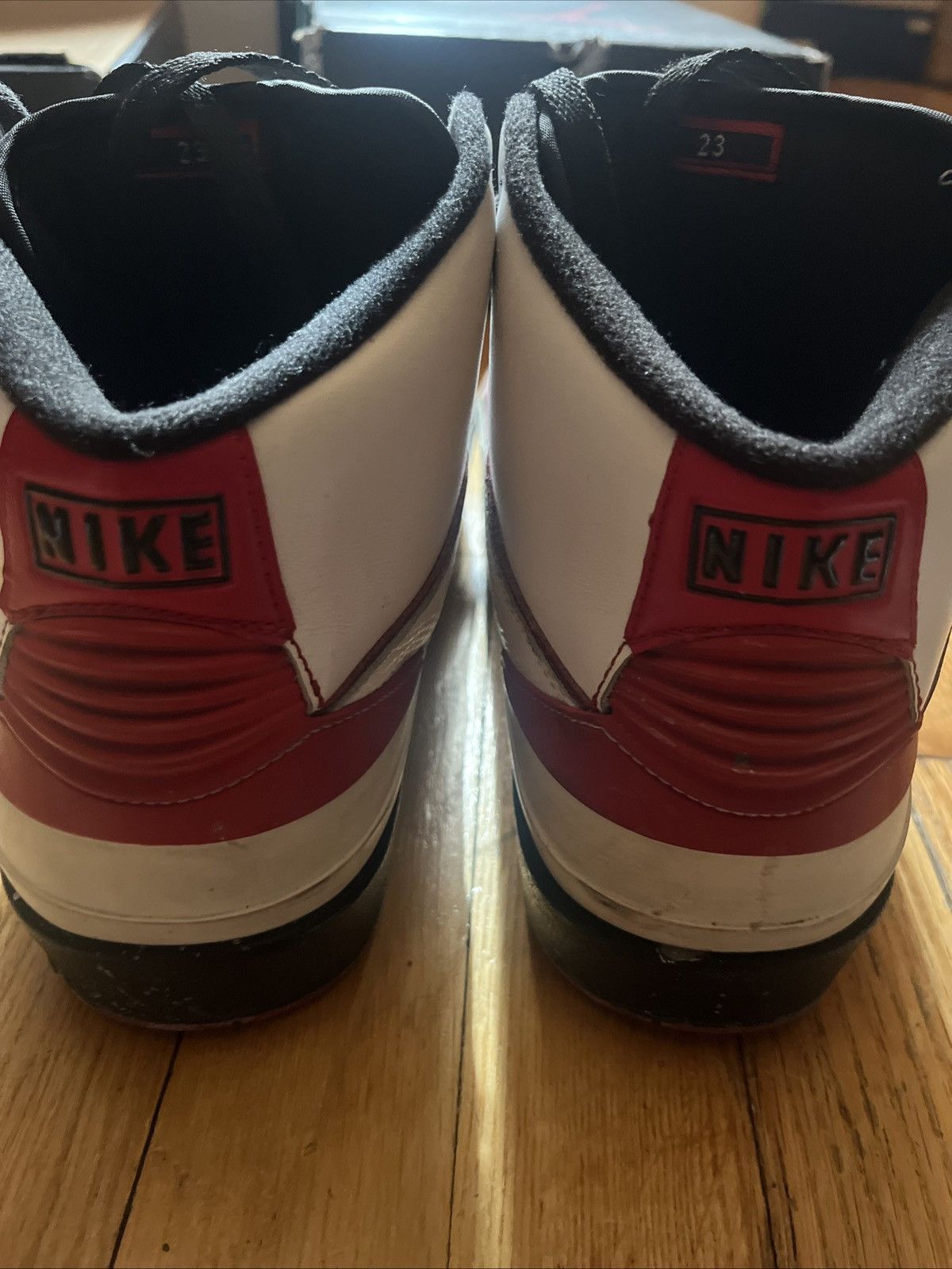 Jordan Brand Nike Air Jordan 2 II Retro OG Chicago QF Size US 9.5 / EU 42-43 - 2 Thumbnail