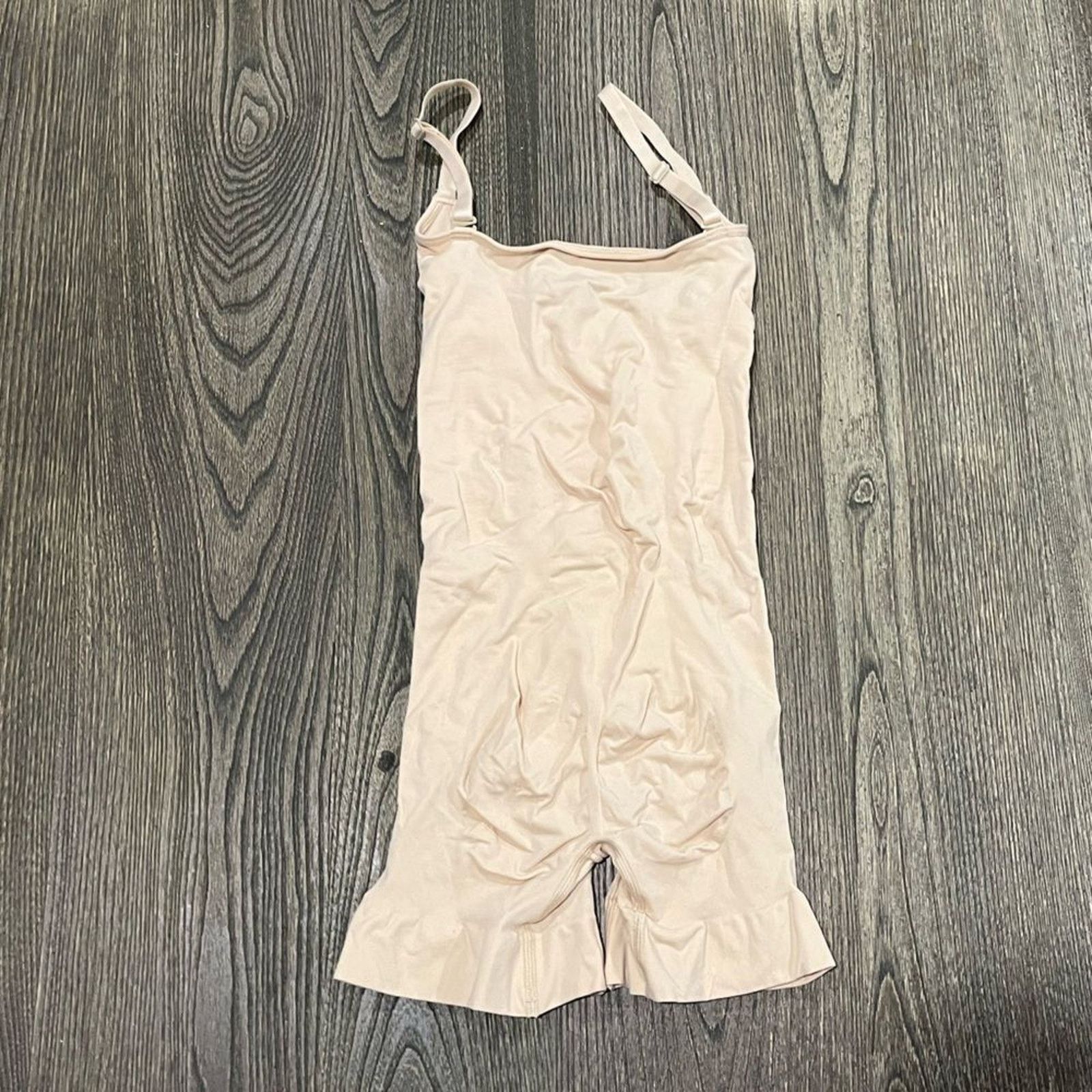 SKIMS NWOT Skims Everyday Sculpt Mid Thigh Bodysuit Shapewear Sz L Size ONE SIZE - 3 Thumbnail