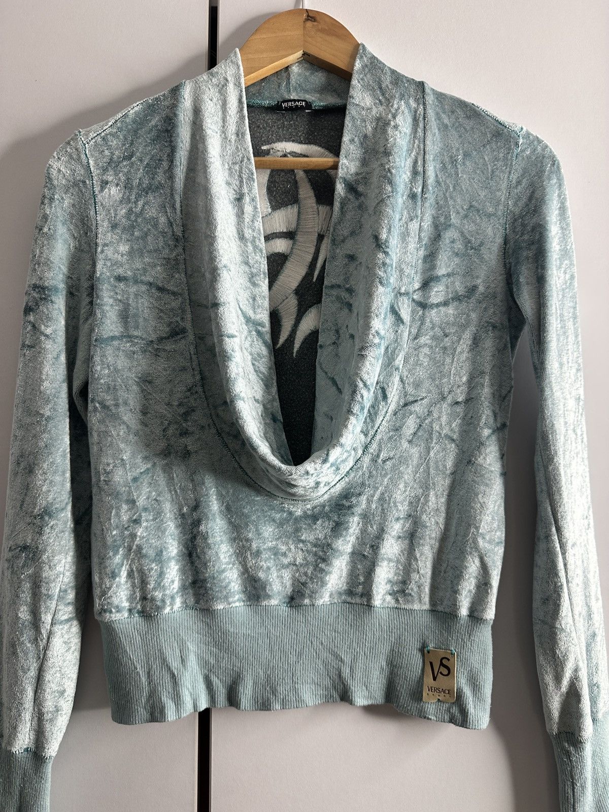 Versace Versace velour sweatshirt vintage Size XS / US 0-2 / IT 36-38 - 2 Thumbnail