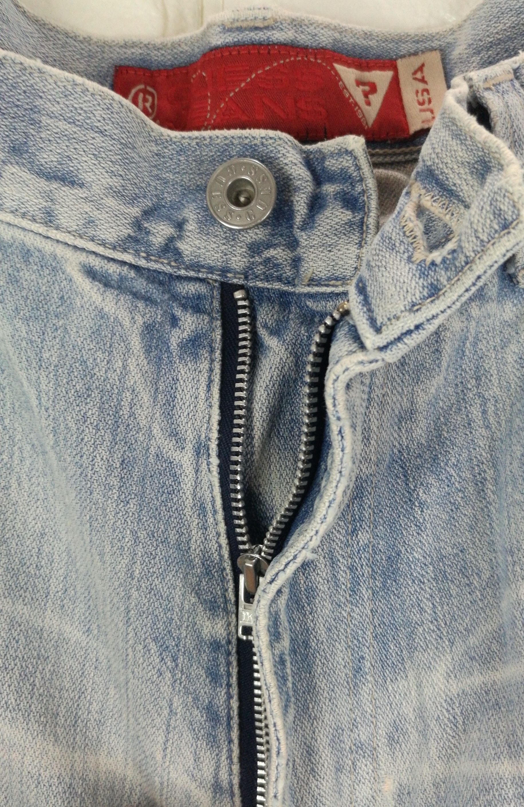 Guess Vintage Guess Light Wash Jeans Distressed Denim Size US 36 / EU 52 - 9 Thumbnail