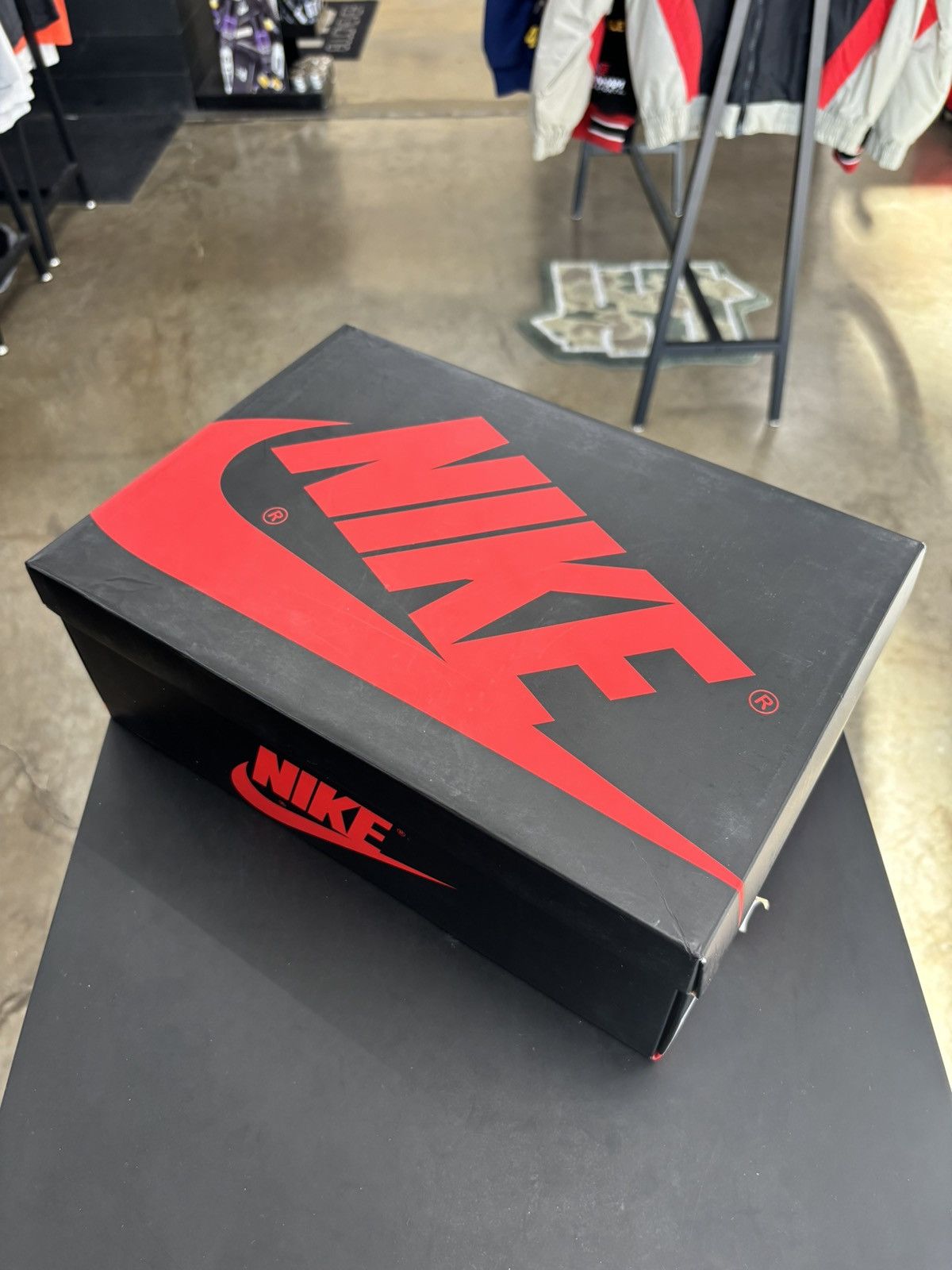 Jordan Brand × Nike Air Jordan 1 Retro Bred Toe Sz. 12 Size US 12 / EU 45 - 12 Thumbnail