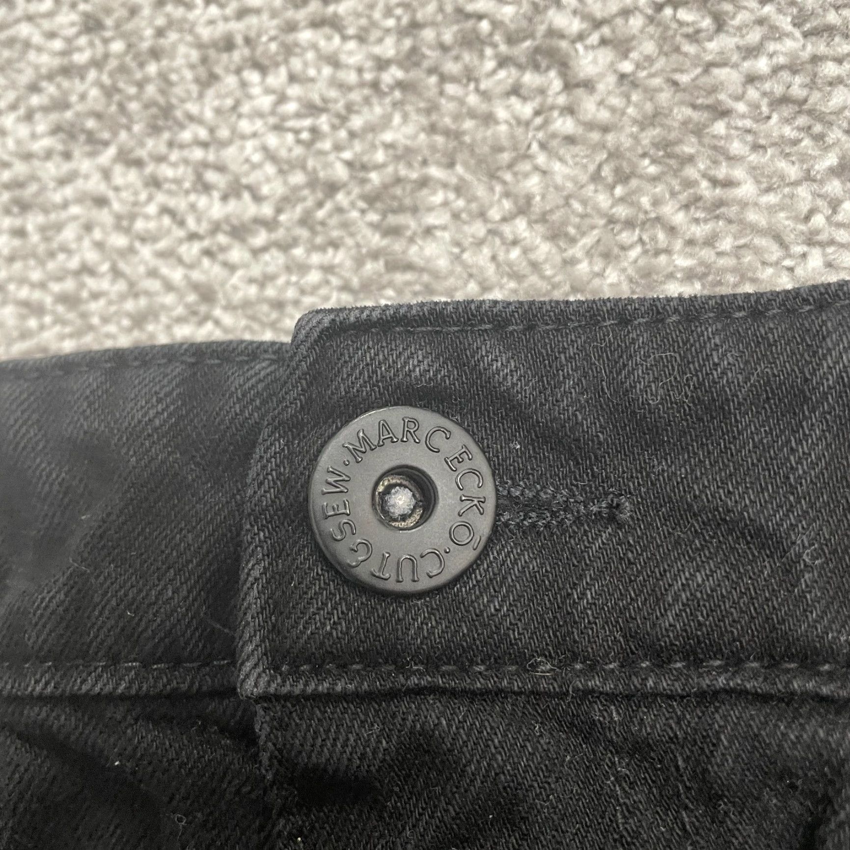 Denime Marc Ecko Jeans Shorts Bermuda Denim Mens 29 Black 5-Pocket Distressed Casual 12in Inseam 32 Waist Fashion Brand Outdoor Vintage: No Size US 29 - 3 Thumbnail