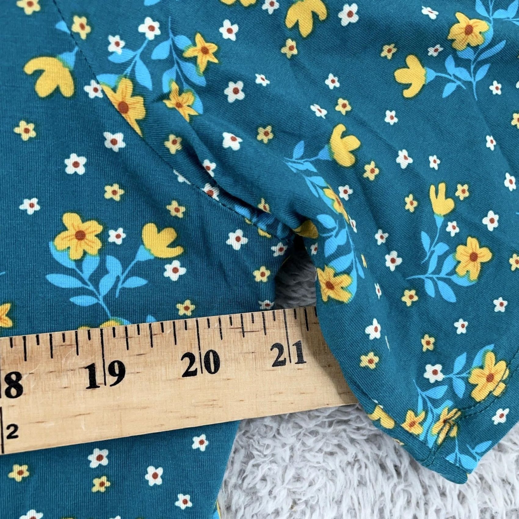 Vintage LuLaRoe Alli Shirt Womens XL Teal Floral Rayon Spandex Short Sleeve Crewneck Top Shirt Womens XL Floral Blue Crew Neck 90s Inspired Size XL / US 12-14 / IT 48-50 - 4 Thumbnail
