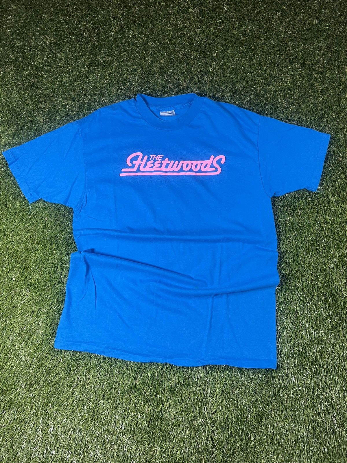Band Tees Vintage 90’s Puff Print The Fleetwoods Doo Wop Pop Music Tee Size US XL / EU 56 / 4 - 1 Thumbnail