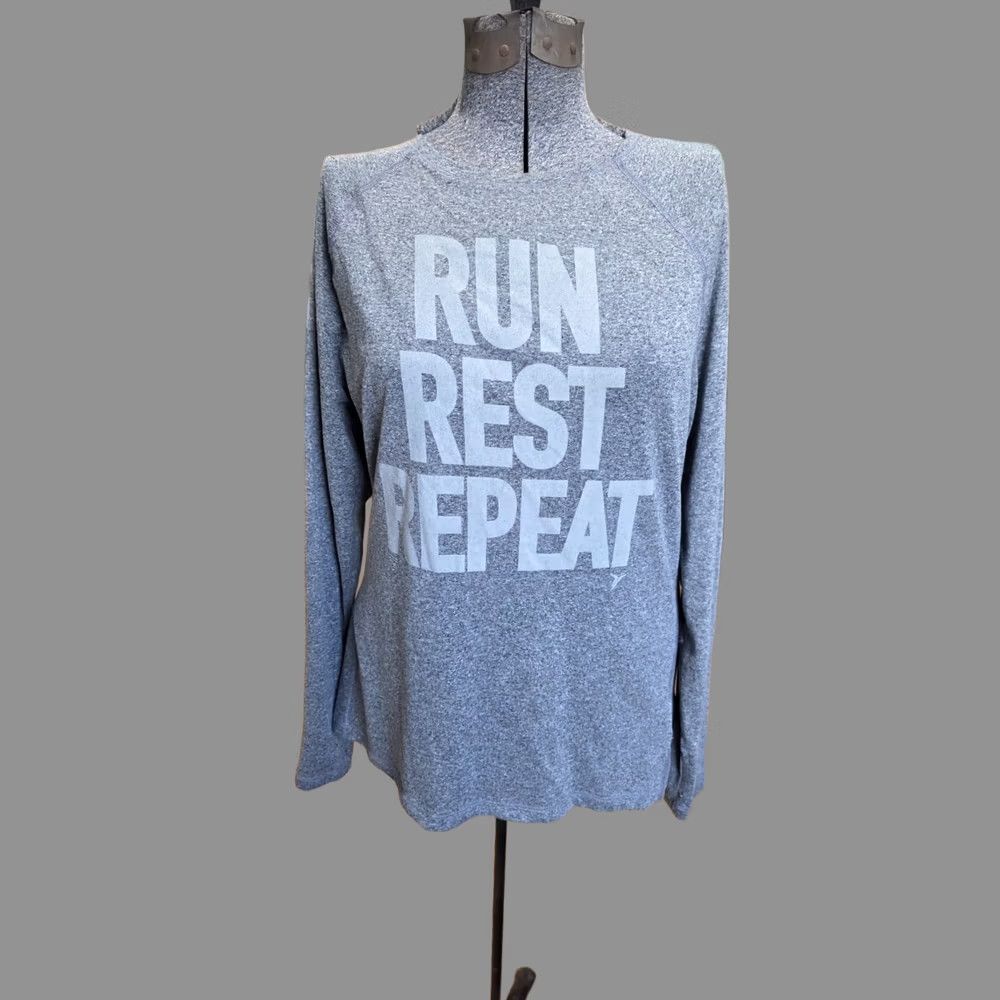 Old Navy Old Navy Ladies XL Gray Active Wear Top Run Rest Repeat Logo Pullover Long Sleeve Casual Top Regular Fit Women's Clothing Size XL / US 12-14 / IT 48-50 - 1 Thumbnail