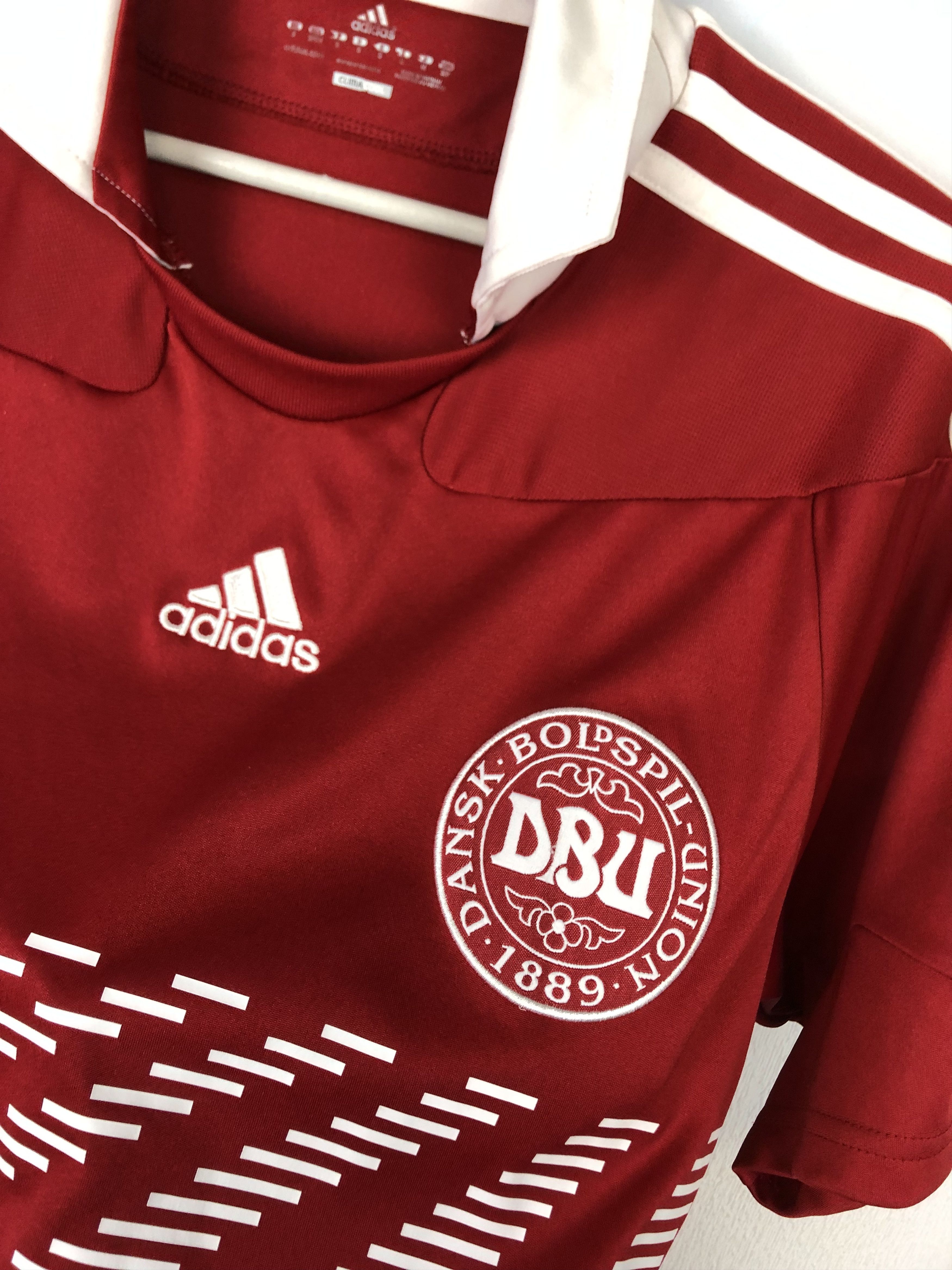 Adidas Denmark Home football shirt 2010 Soccer Adidas Jersey Size US S / EU 44-46 / 1 - 3 Thumbnail