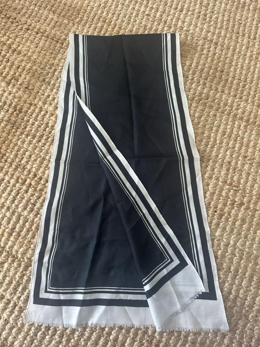 Other VINTAGE BLACK AND WHITE KARIN SCARF 1970’s Size ONE SIZE - 3 Thumbnail