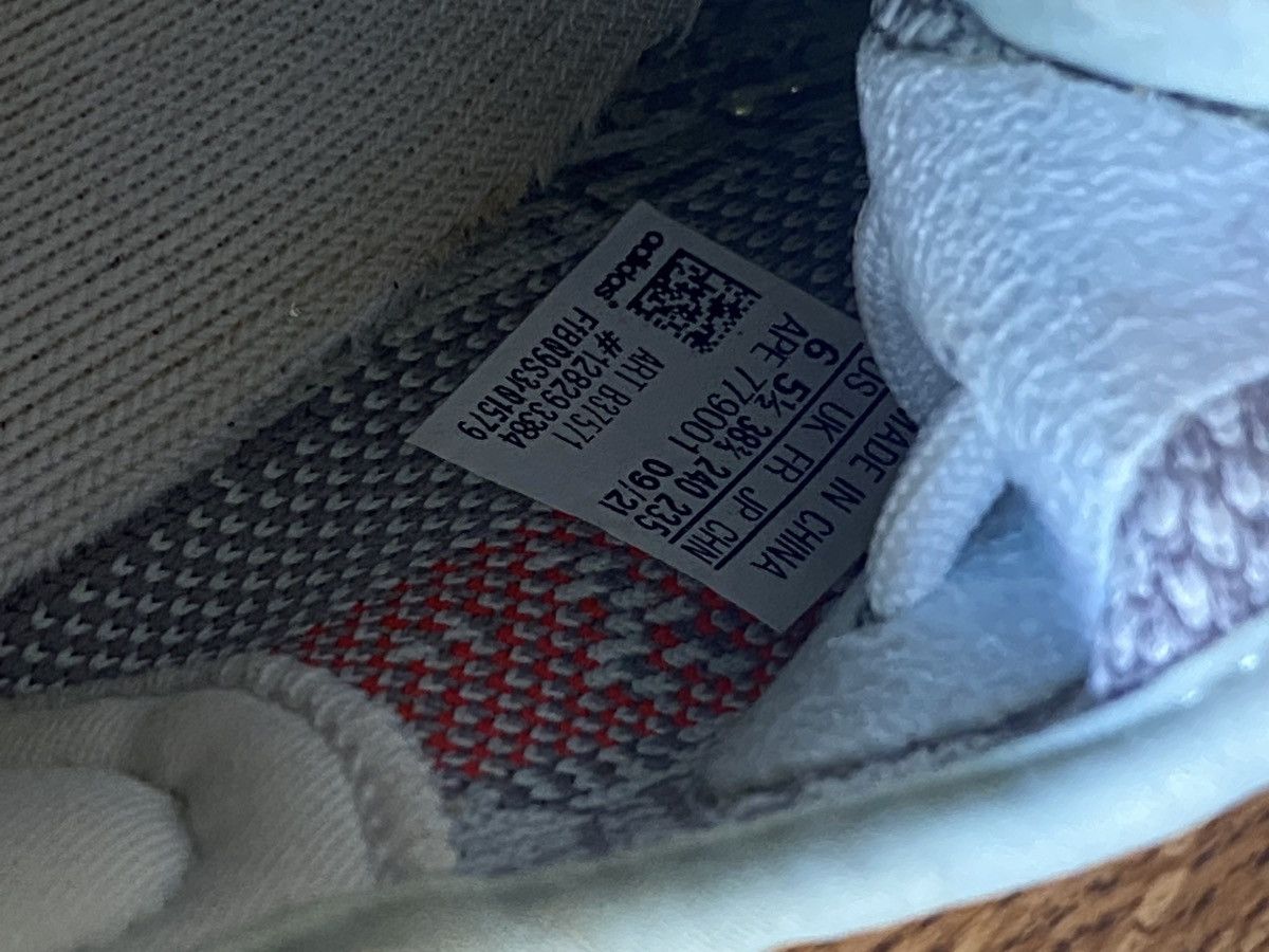 Adidas × Kanye West adidas YEEZY BOOST 350v2 Blue Tint Size US 6 / EU 39 - 18 Thumbnail