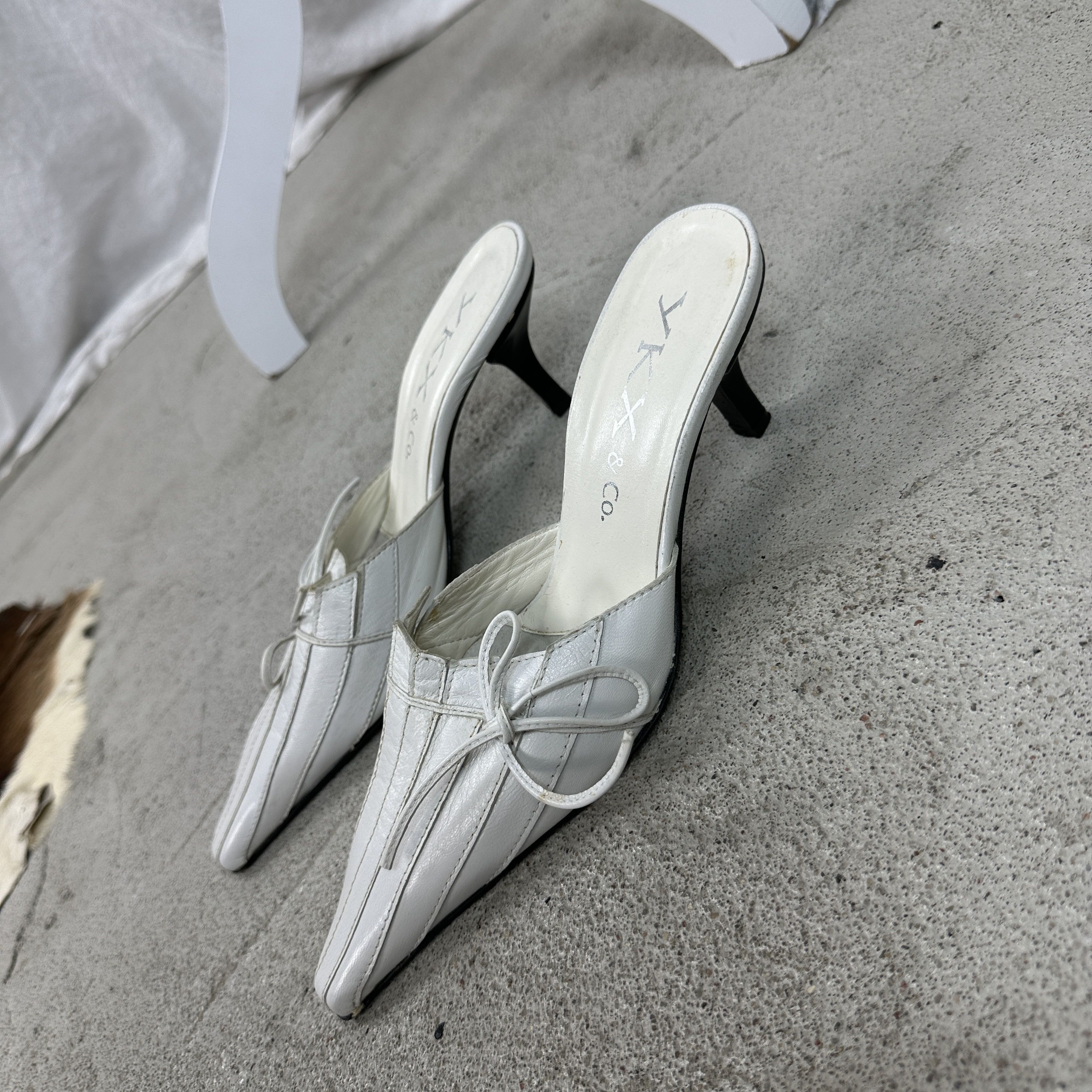 Vintage Vintage Avant Garde Preppy Old Money Leather Mules Heels 00s Size US 5 / IT 35 - 6 Thumbnail