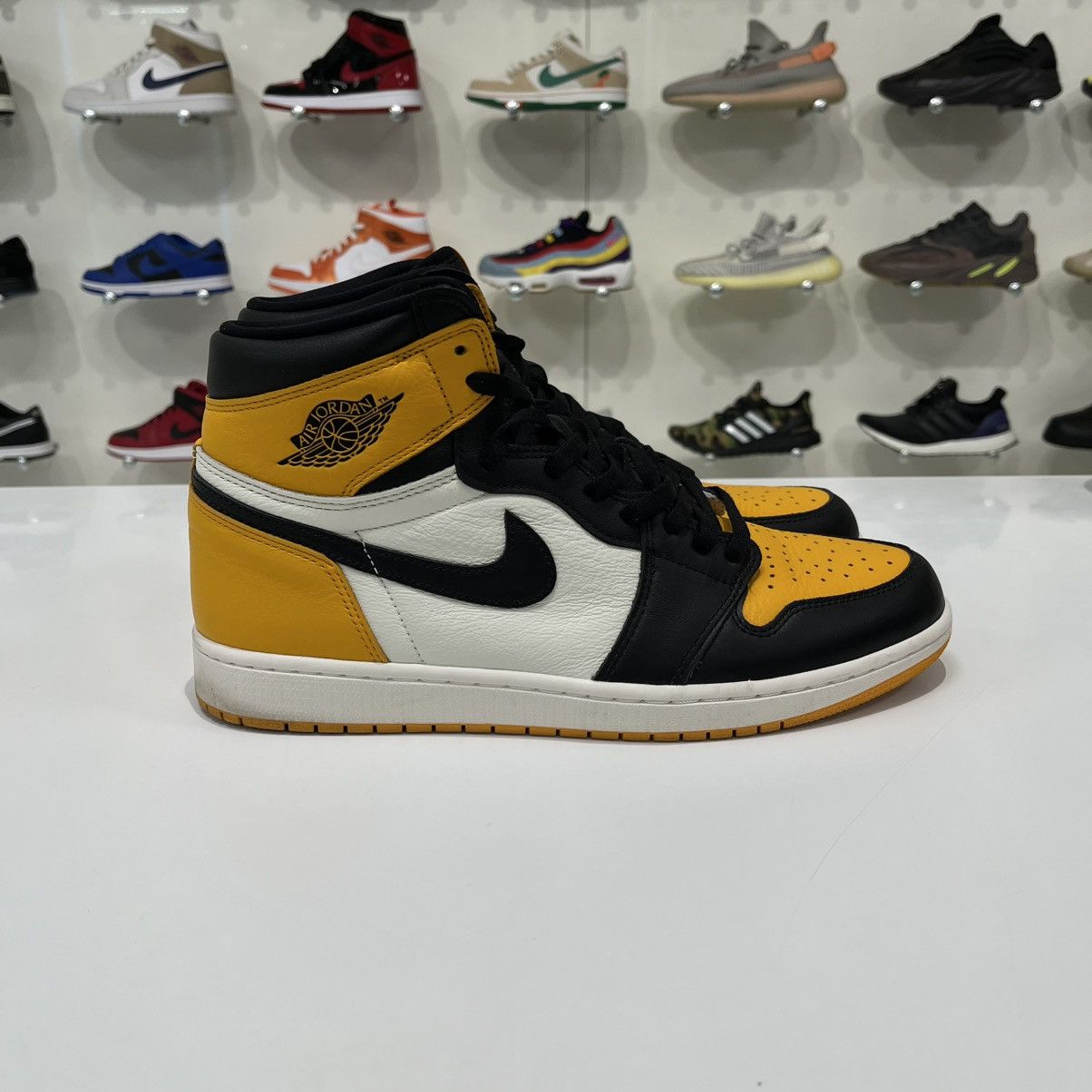 Nike Air Jordan 1 Retro High OG Taxi Size US 12 / EU 45 - 6 Thumbnail