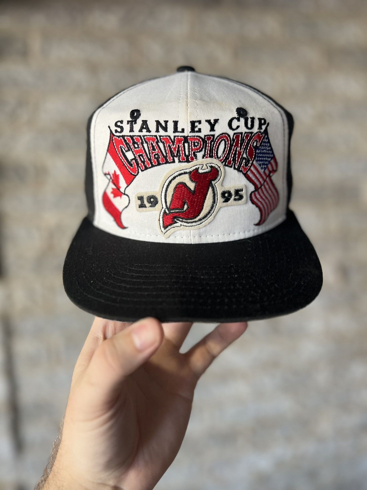 Sports Specialties Vintage NHL Starter New Jersey Devils SnapBack Hat Size ONE SIZE - 1 Thumbnail