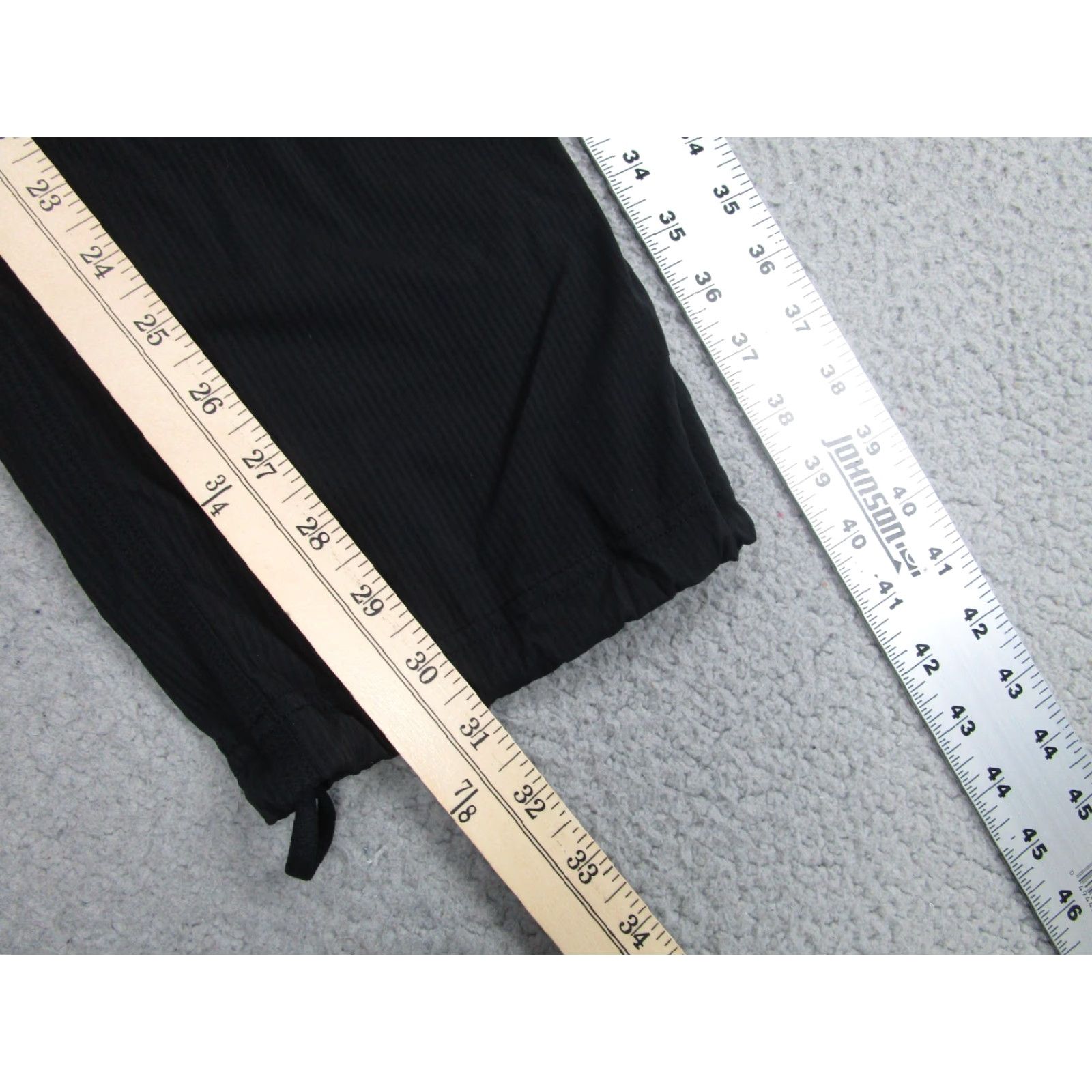 Lululemon VINTAGE Lululemon Track Pants Womens 4 Black Straight Leg Ribbed Waist Stirrup Hem Yoga Size 27" / US 4 / IT 40 - 6 Thumbnail
