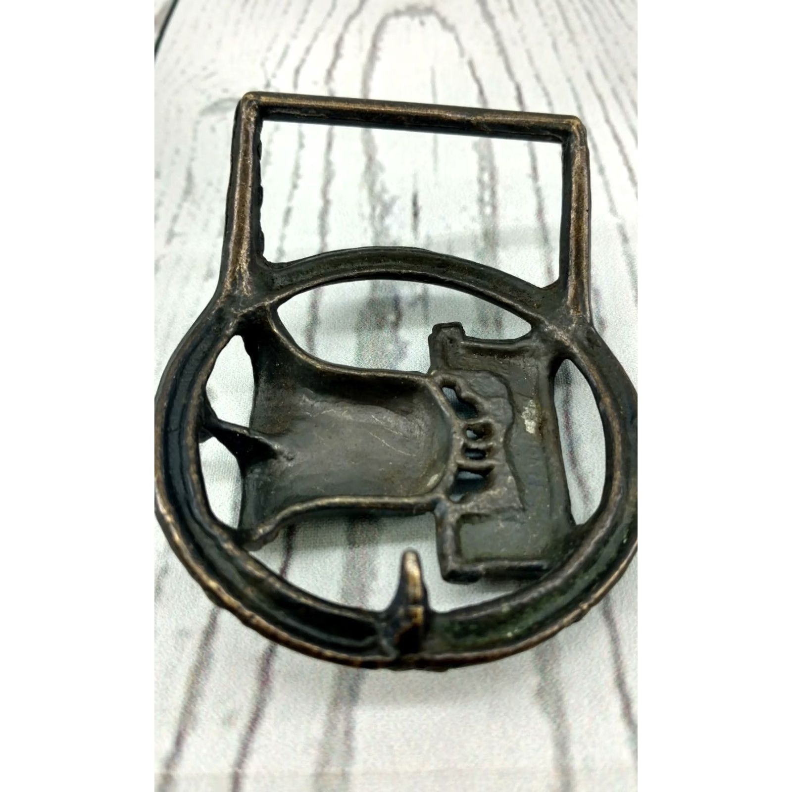 Vintage LIBERTY BELL PASS STOW SYMBOL OF AMERICAN INDEPENDENCE Vintage Belt Buckle Mens Gray 2.75" Diameter Size ONE SIZE - 5 Thumbnail