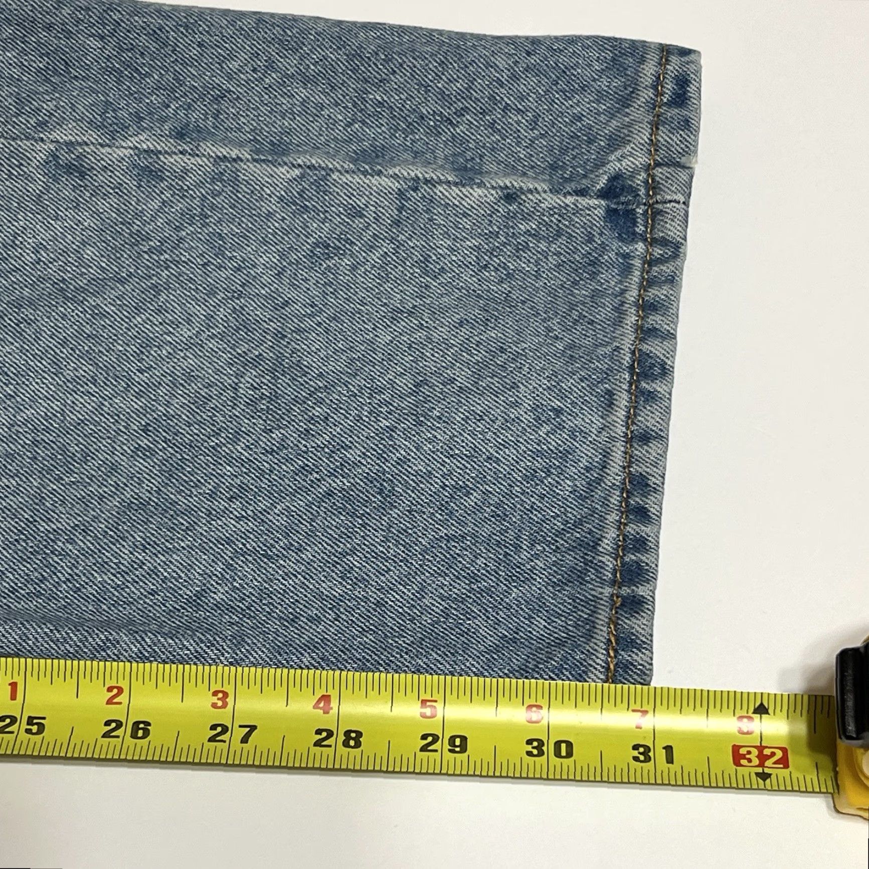 Levi's Levi's 501 Jeans Men 32 Regular Blue Light Wash Denim Button Fly 5-Pocket Distressed Comfort Regular Size US 32 / EU 48 - 6 Thumbnail